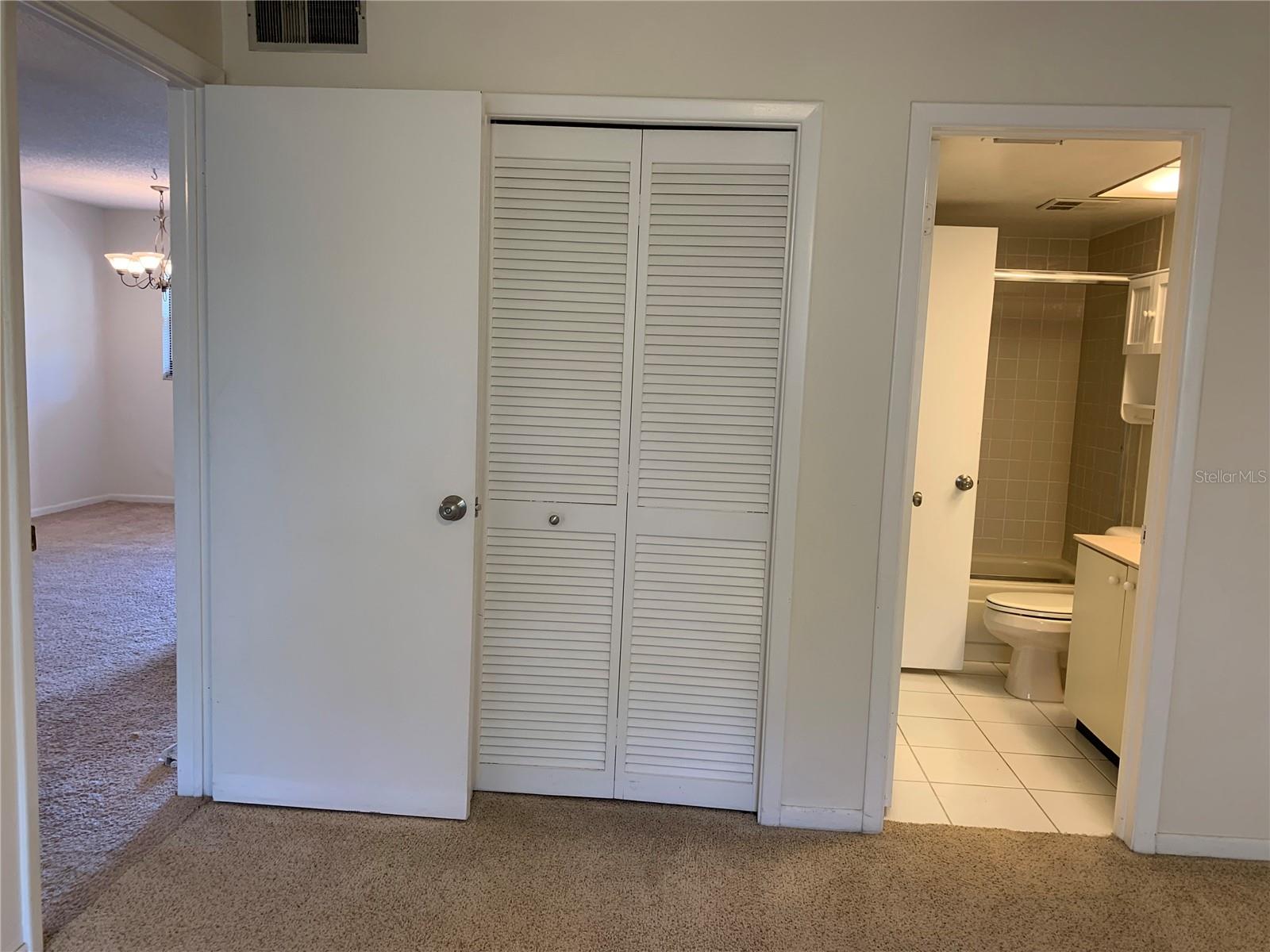 Image 37 of 42 For 3038 Eastland Boulevard F307
