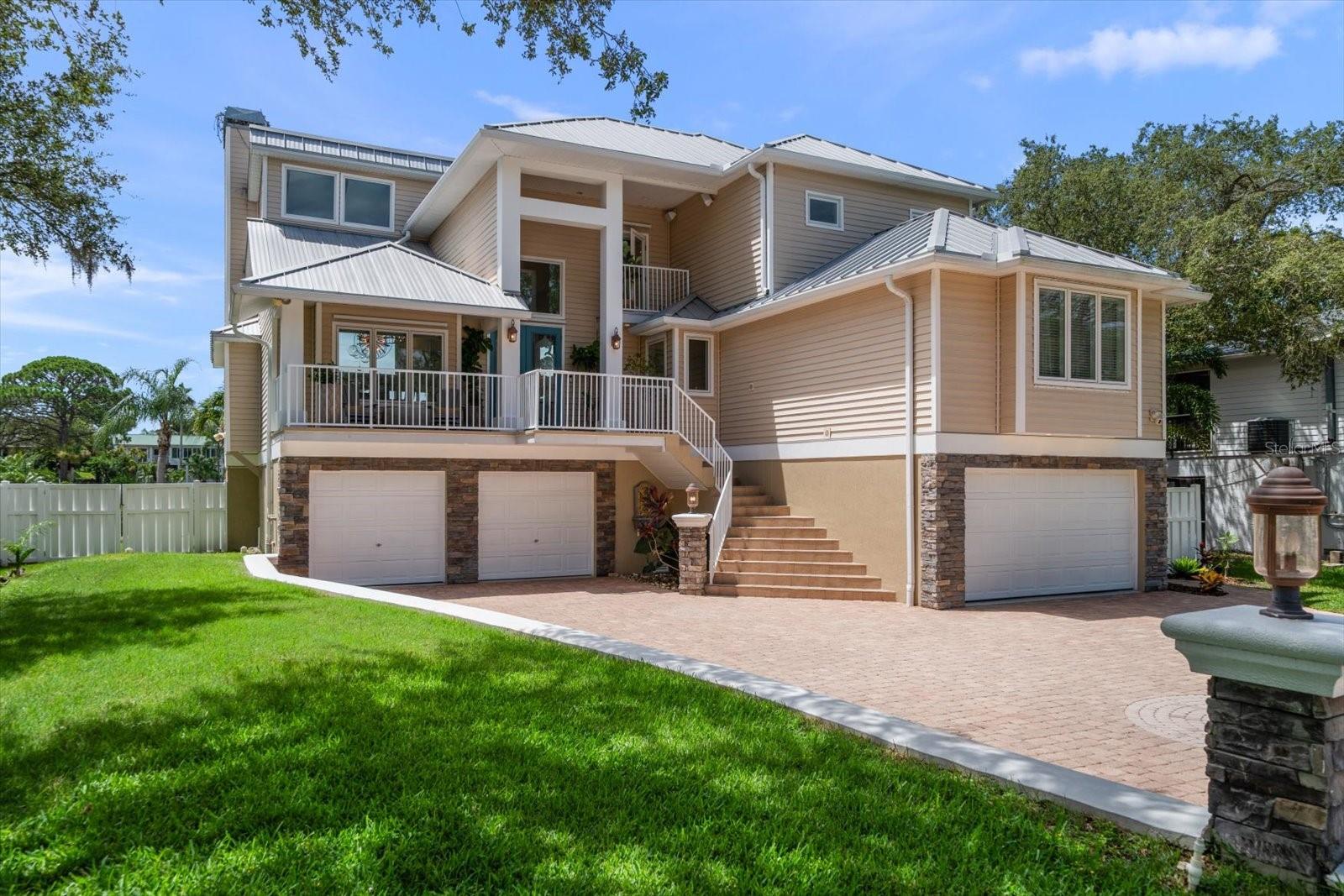 Image 3 of 100 For 2016 Gulfview Drive