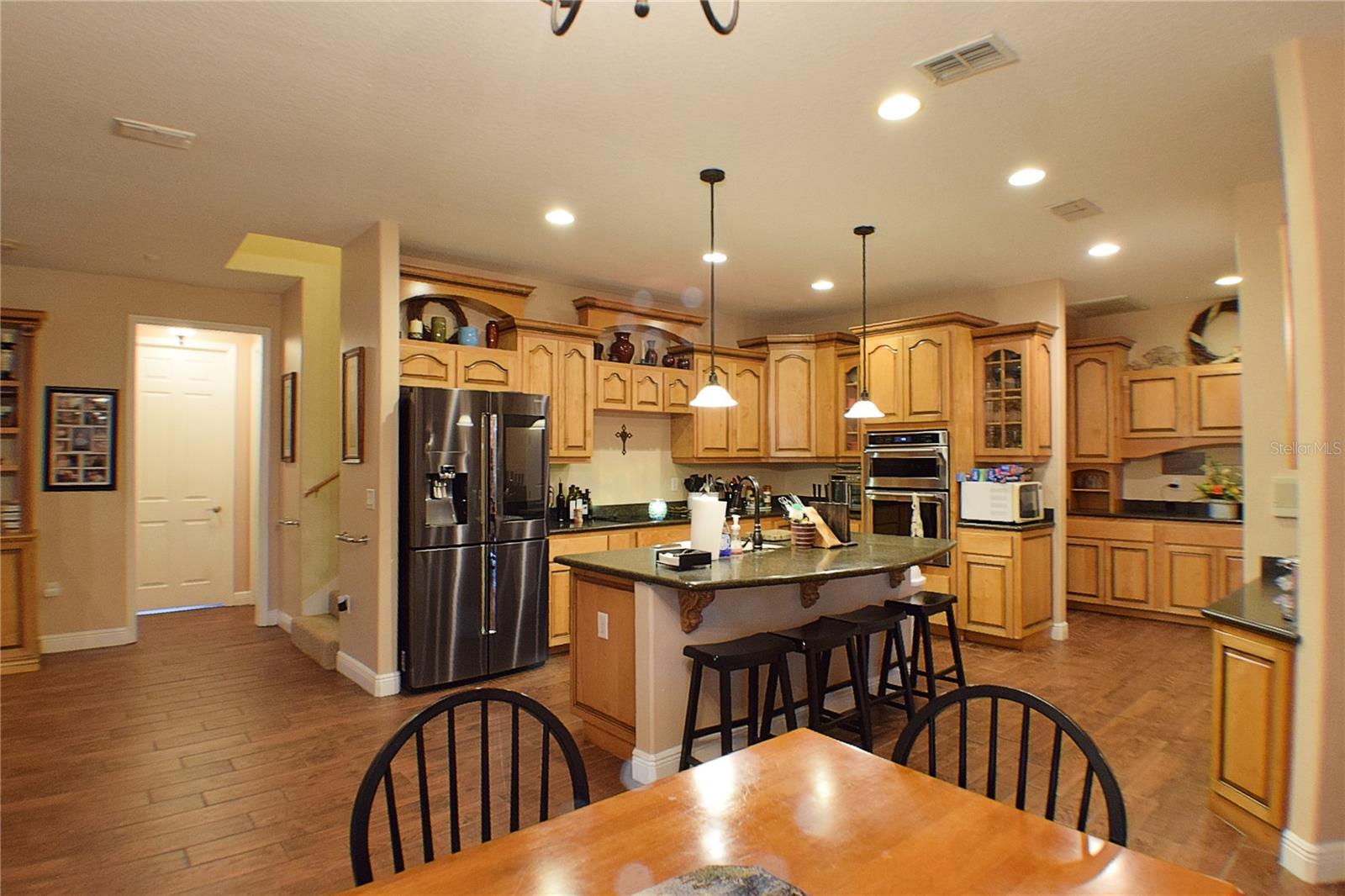 Listing photo id 11 for 32449 Laurel Court