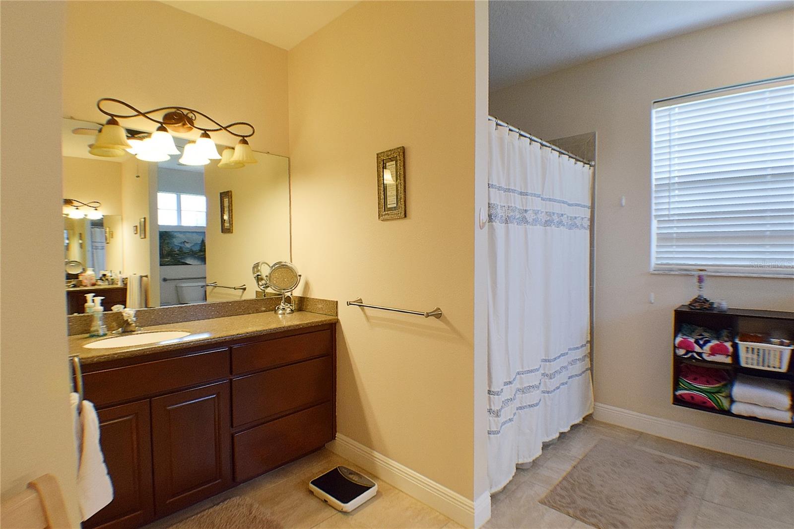 Listing photo id 14 for 32449 Laurel Court