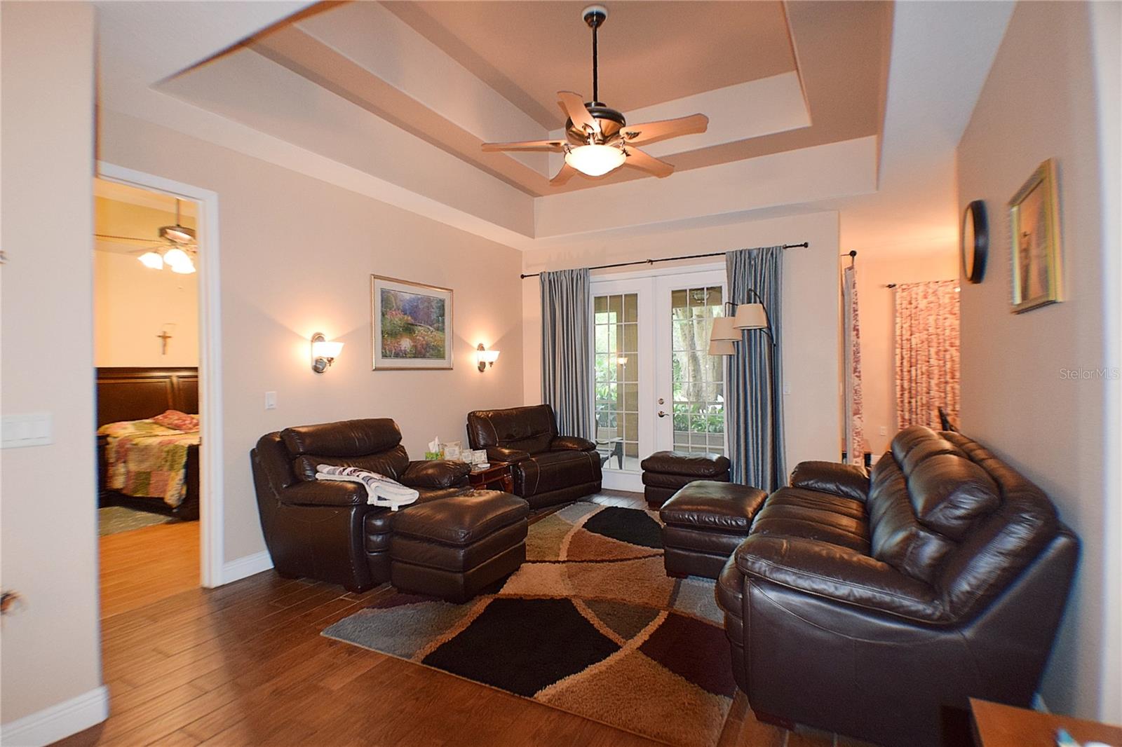 Listing photo id 17 for 32449 Laurel Court