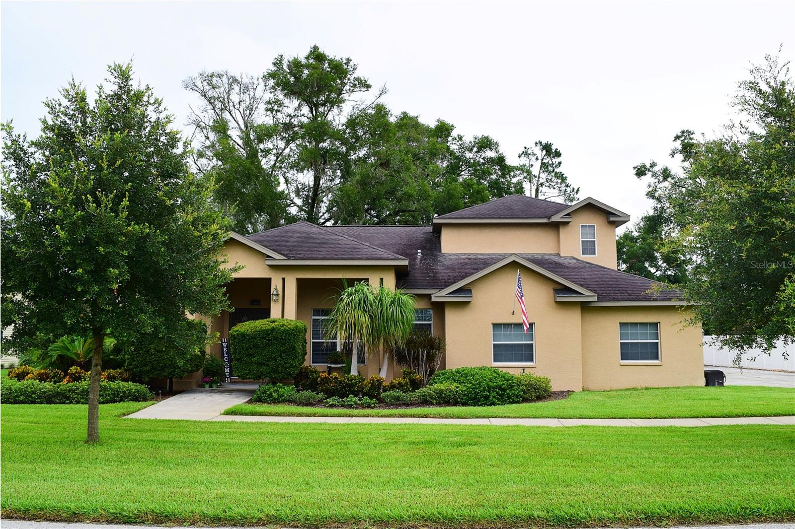 Listing photo id 0 for 32449 Laurel Court