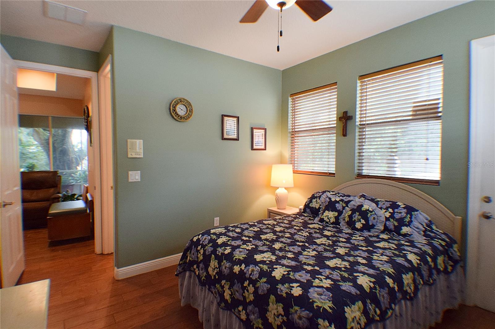 Listing photo id 20 for 32449 Laurel Court