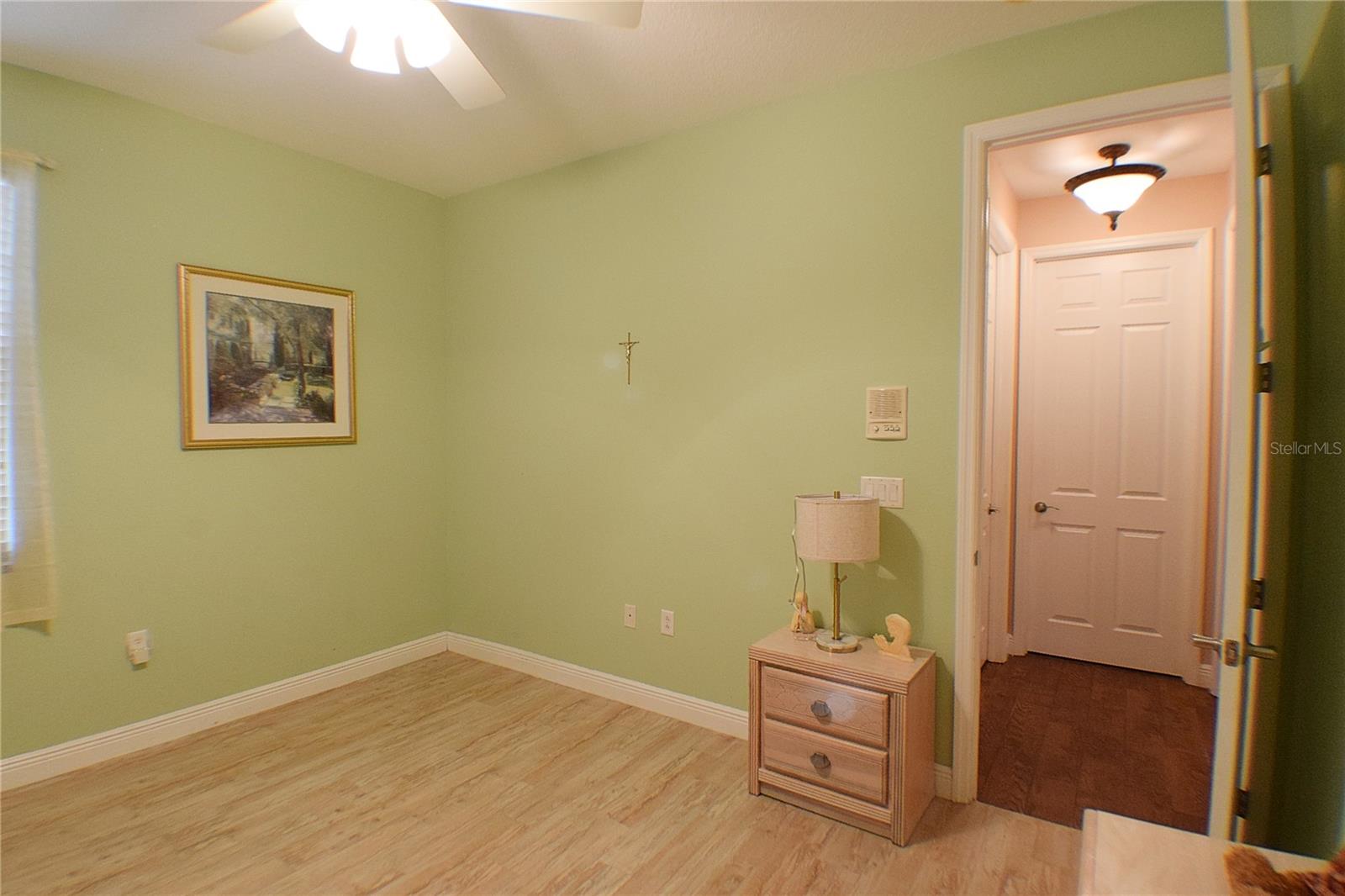 Listing photo id 23 for 32449 Laurel Court