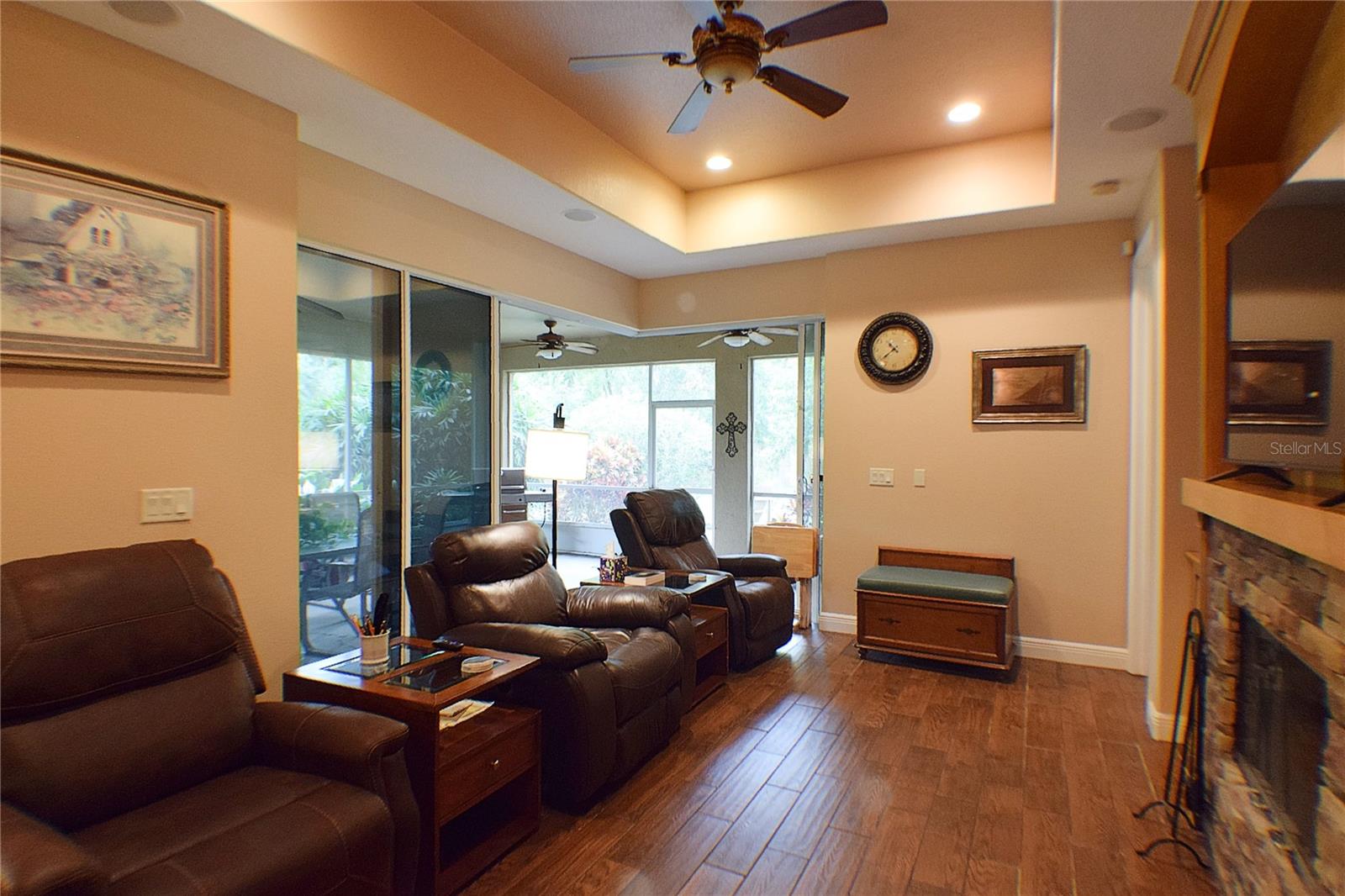 Listing photo id 31 for 32449 Laurel Court