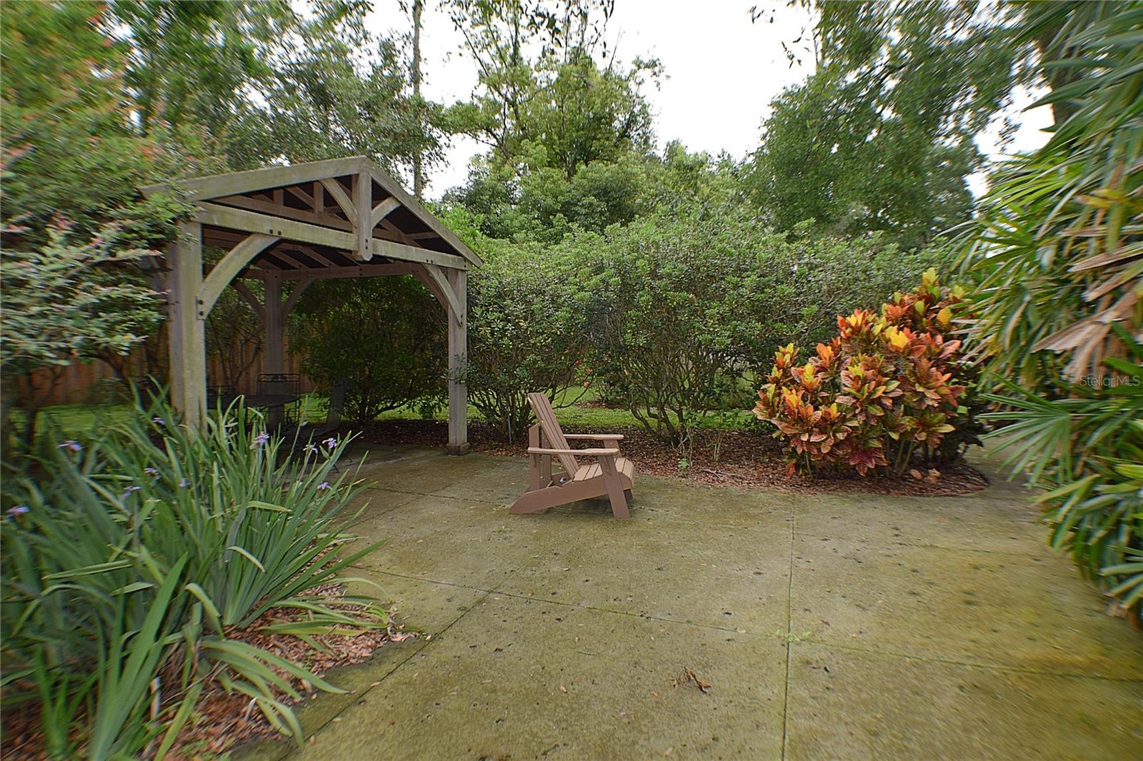Listing photo id 40 for 32449 Laurel Court