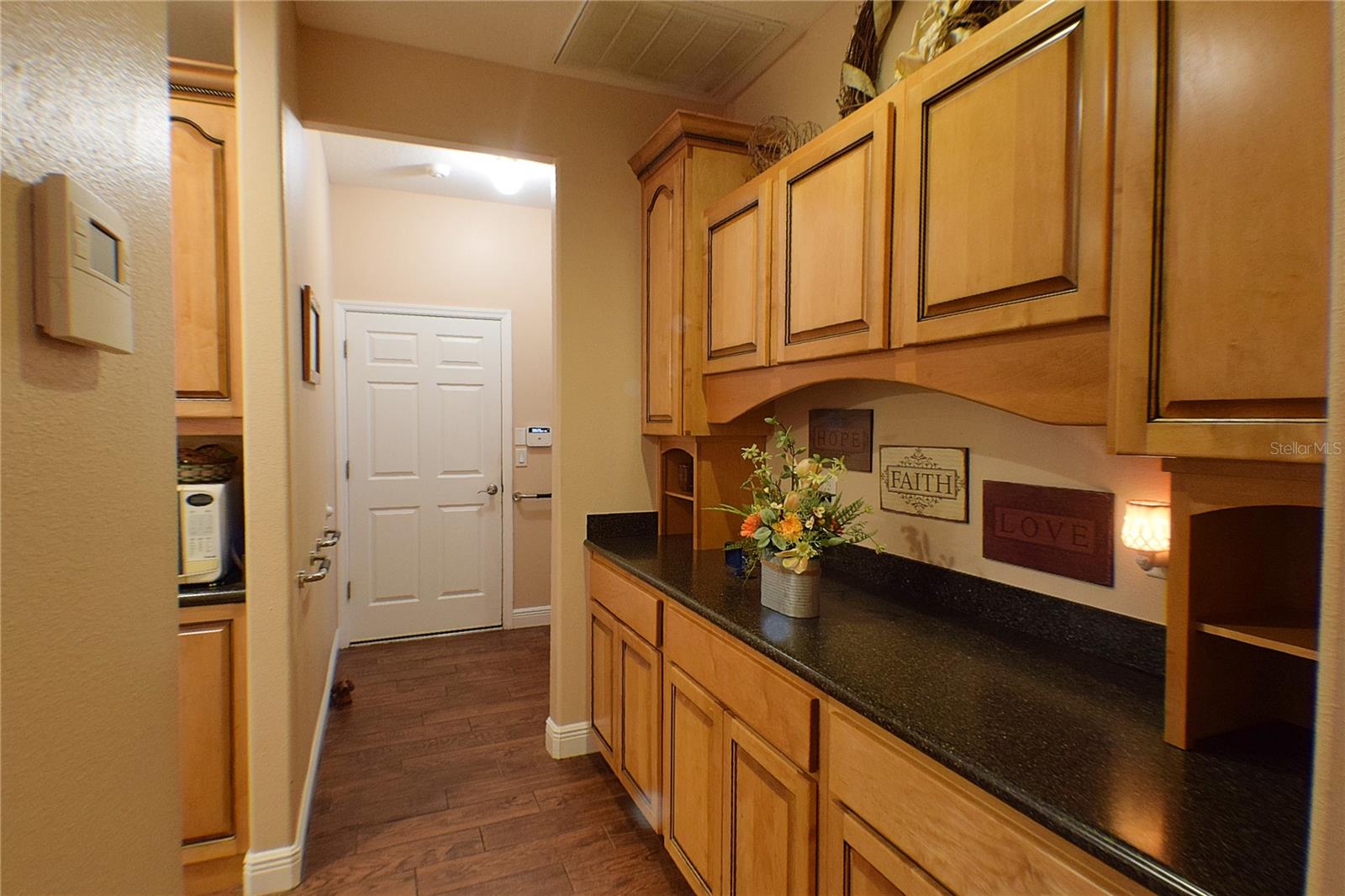 Listing photo id 47 for 32449 Laurel Court