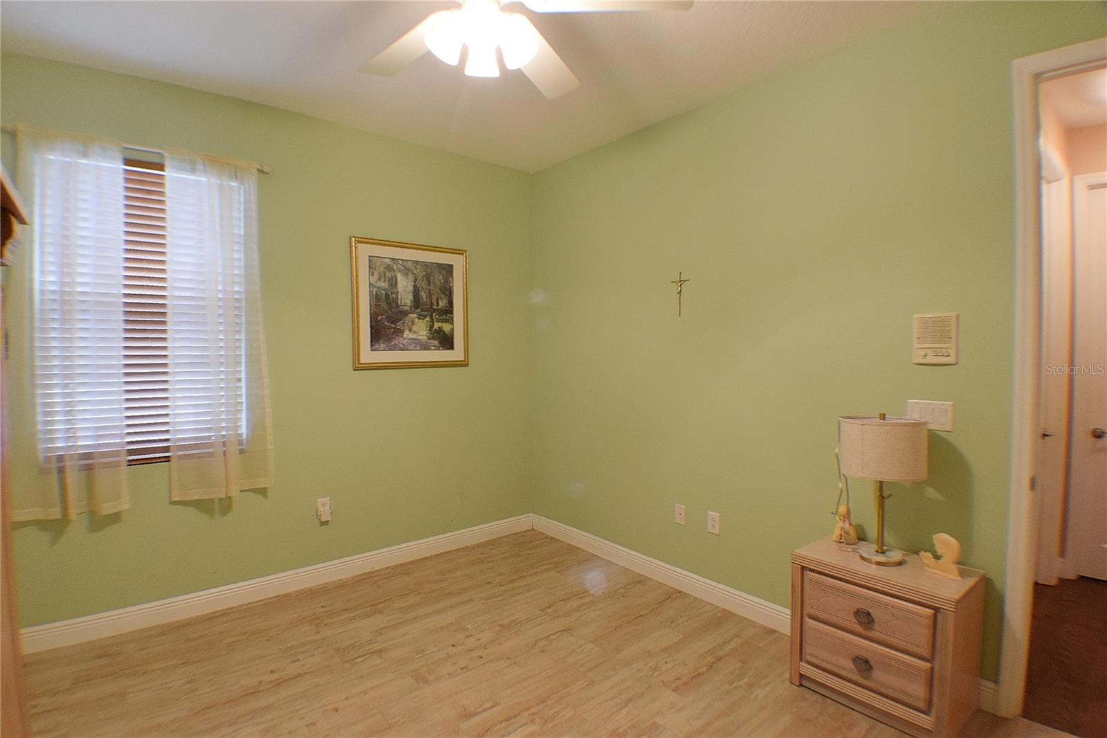 Listing photo id 49 for 32449 Laurel Court