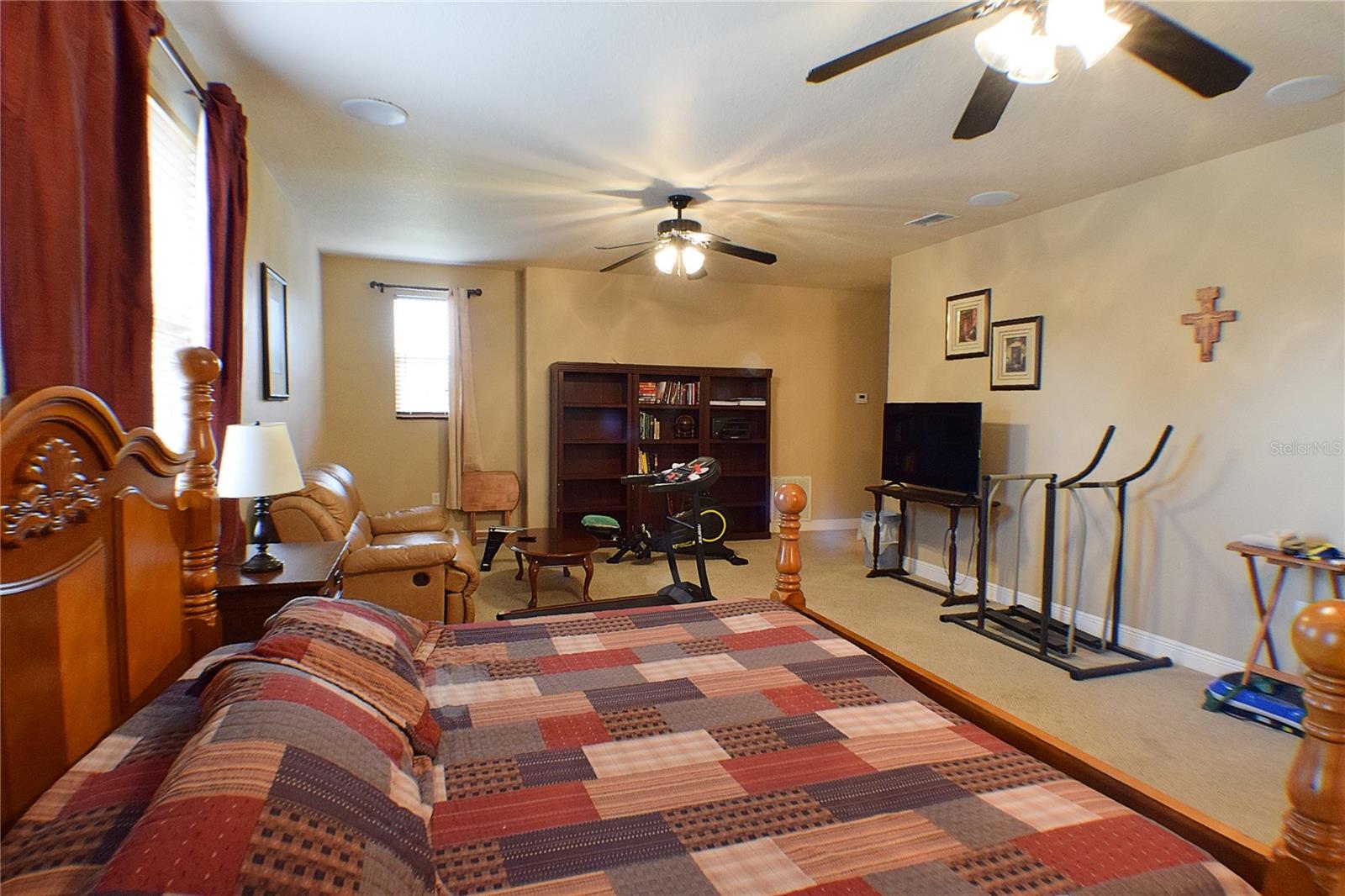 Listing photo id 52 for 32449 Laurel Court