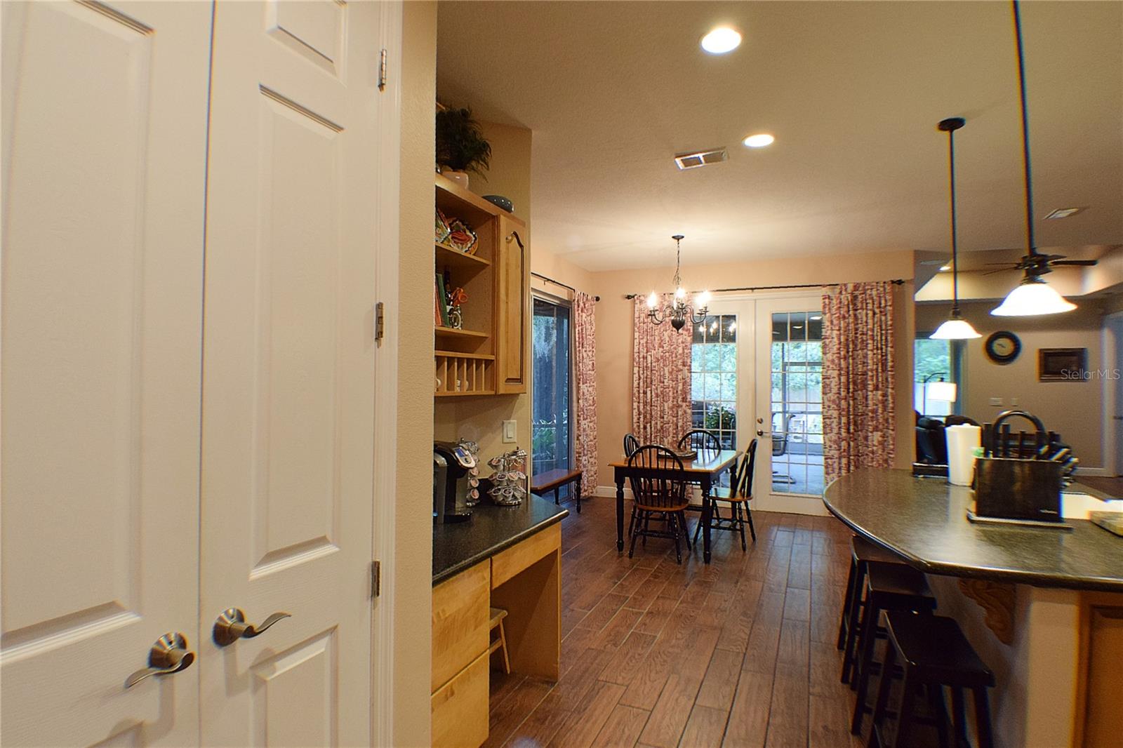 Listing photo id 59 for 32449 Laurel Court