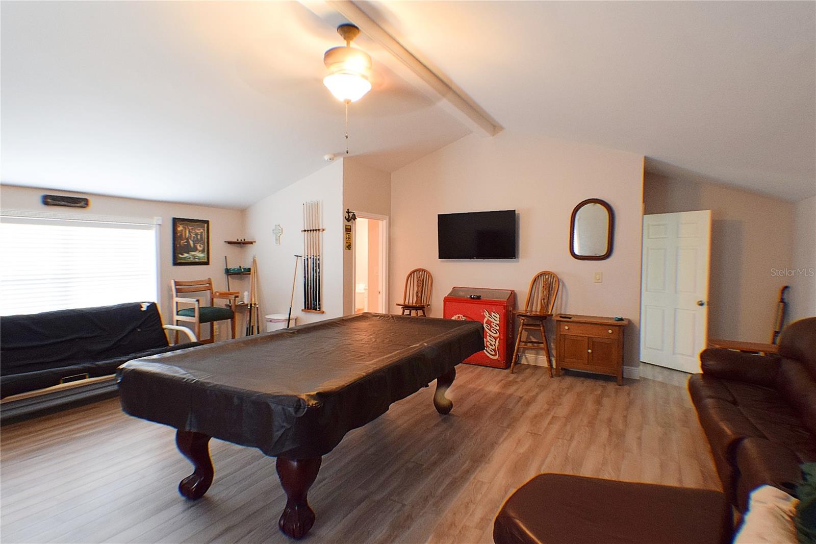 Listing photo id 60 for 32449 Laurel Court