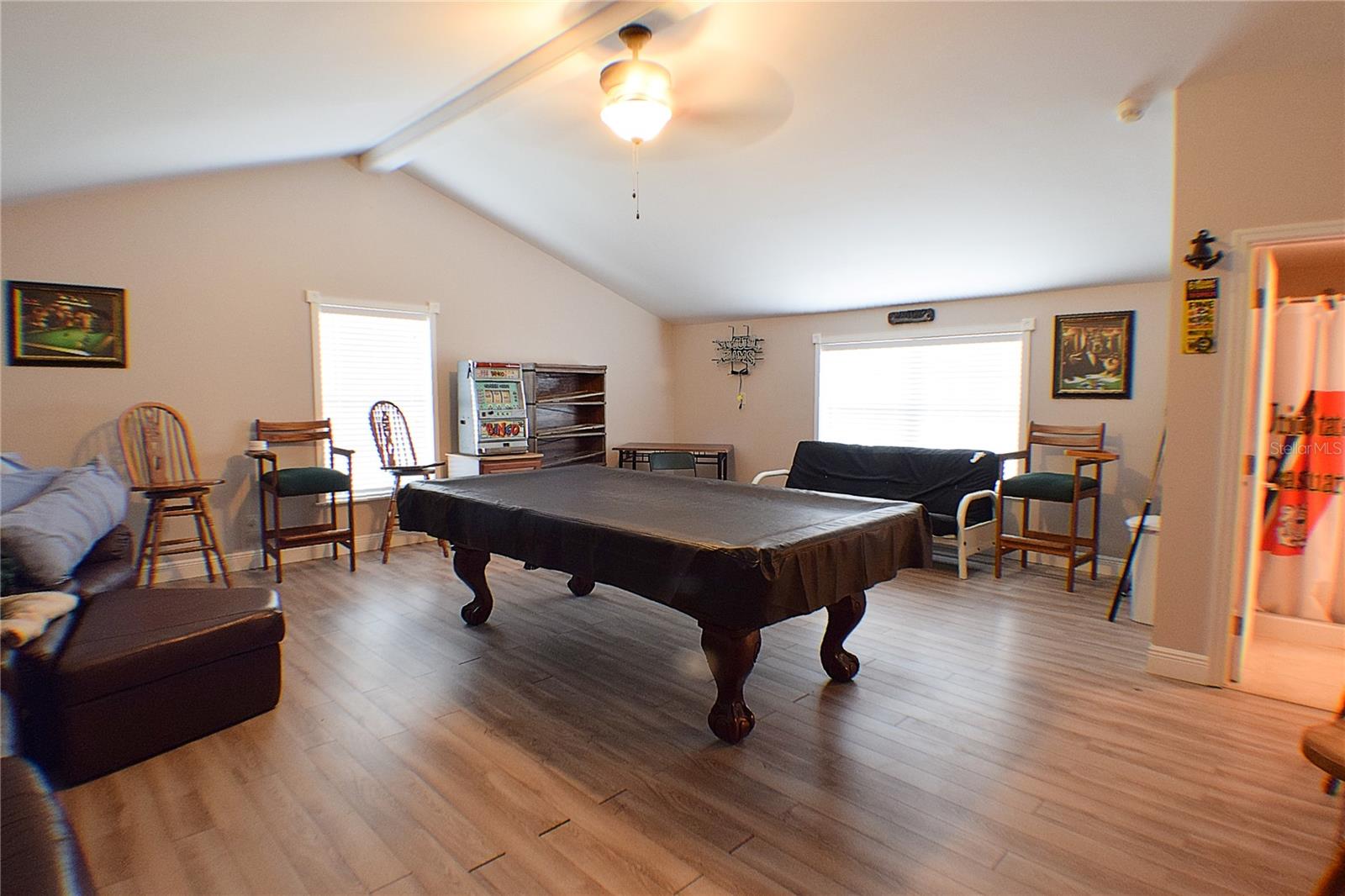 Listing photo id 61 for 32449 Laurel Court