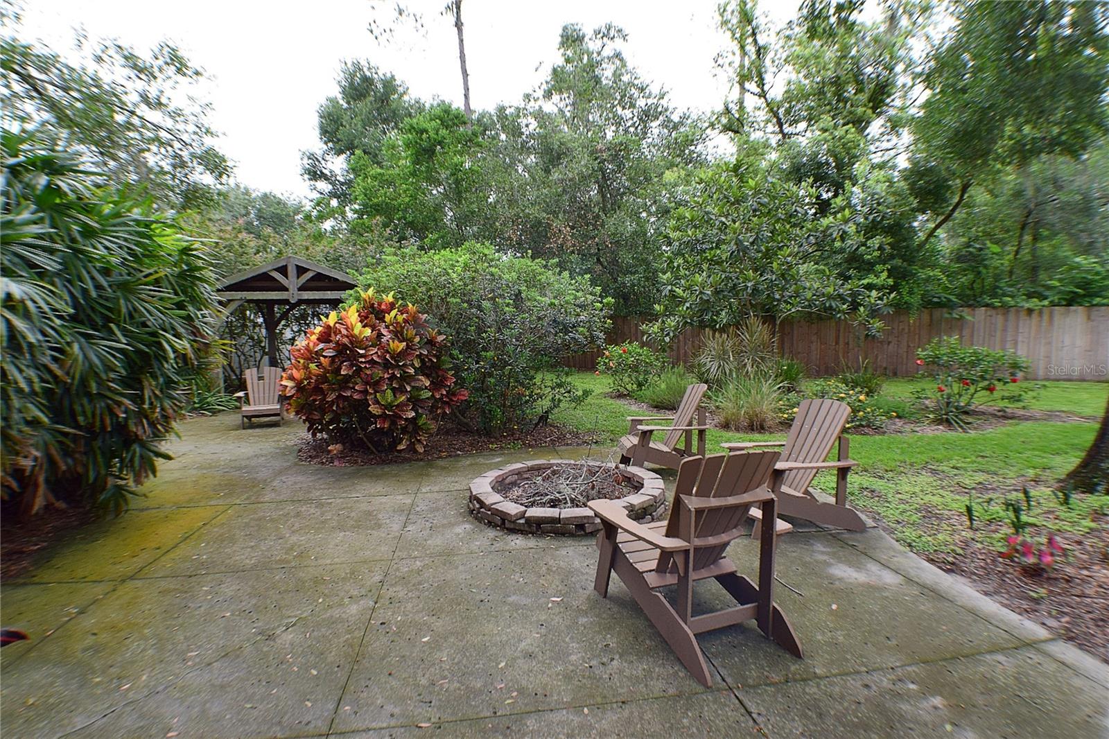 Listing photo id 68 for 32449 Laurel Court