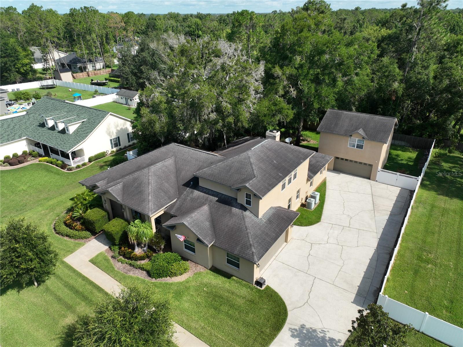 Listing photo id 74 for 32449 Laurel Court