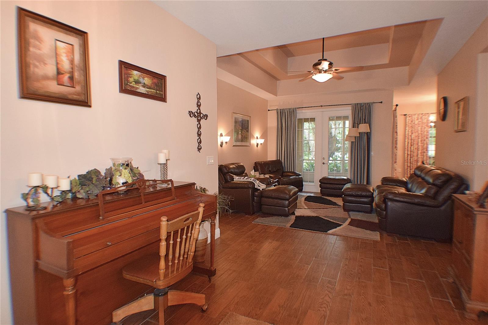 Listing photo id 6 for 32449 Laurel Court