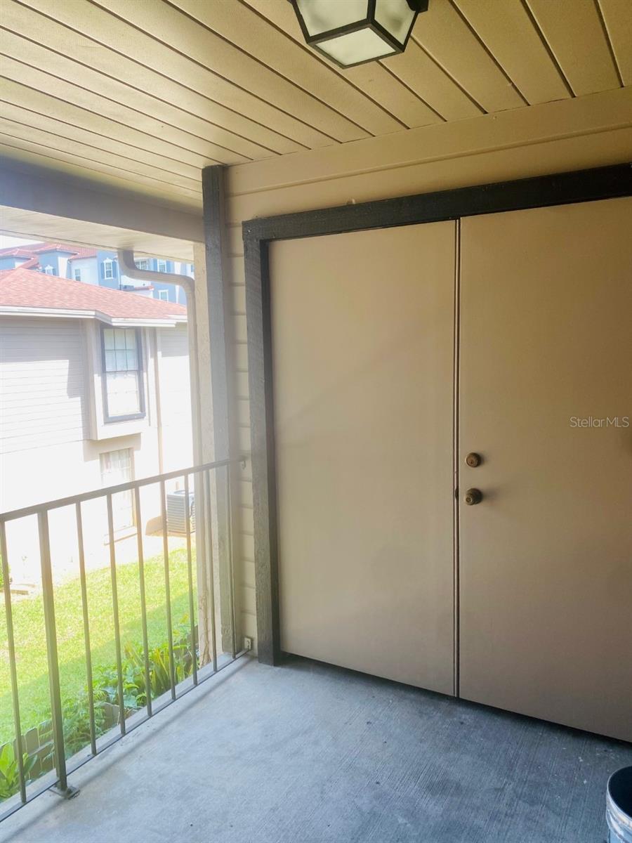 Image 8 of 9 For 4007 Ashford Green Place 204