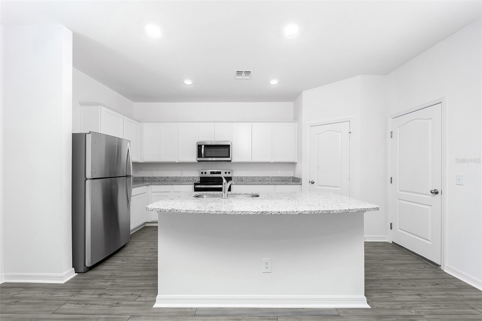 Image 5 of 20 For 3719 Bergamot Street