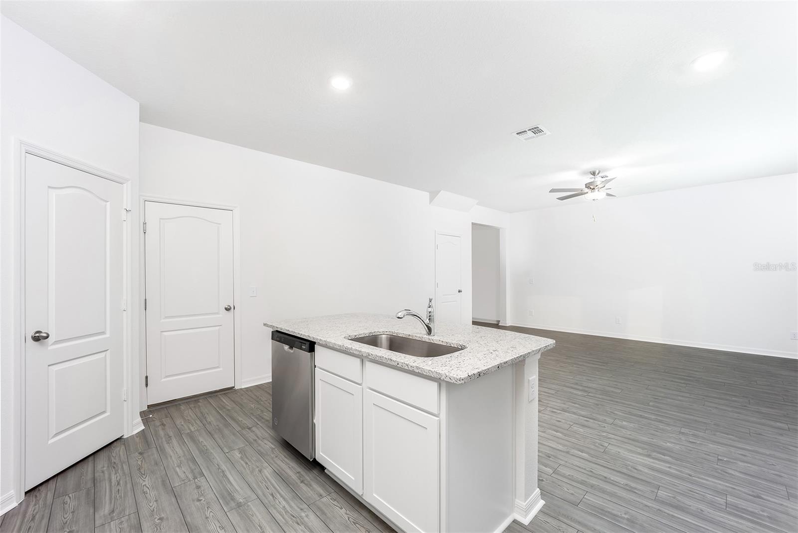 Image 6 of 20 For 3719 Bergamot Street