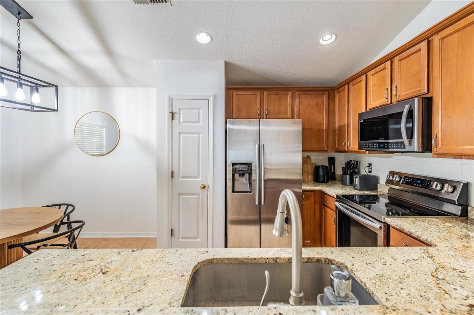 Image 21 of 49 For 6047 Desert Peace Ave
