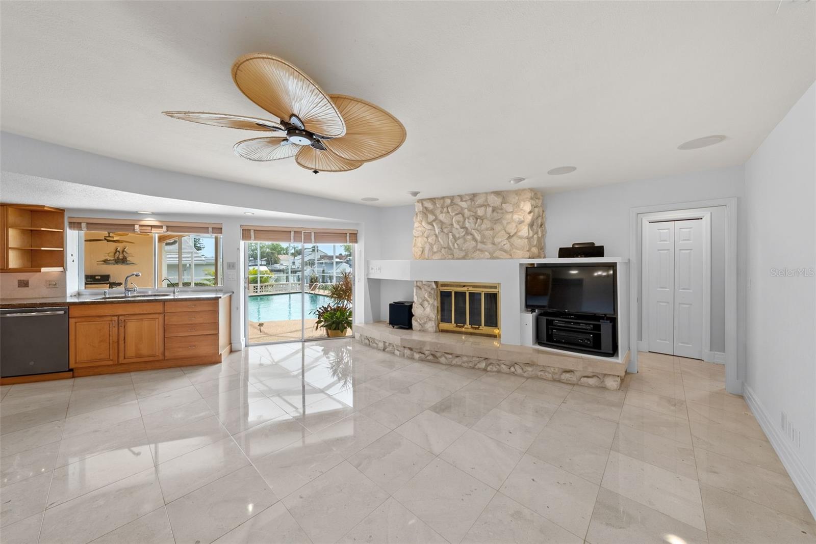 Image 19 of 57 For 4964 60th Avenue S