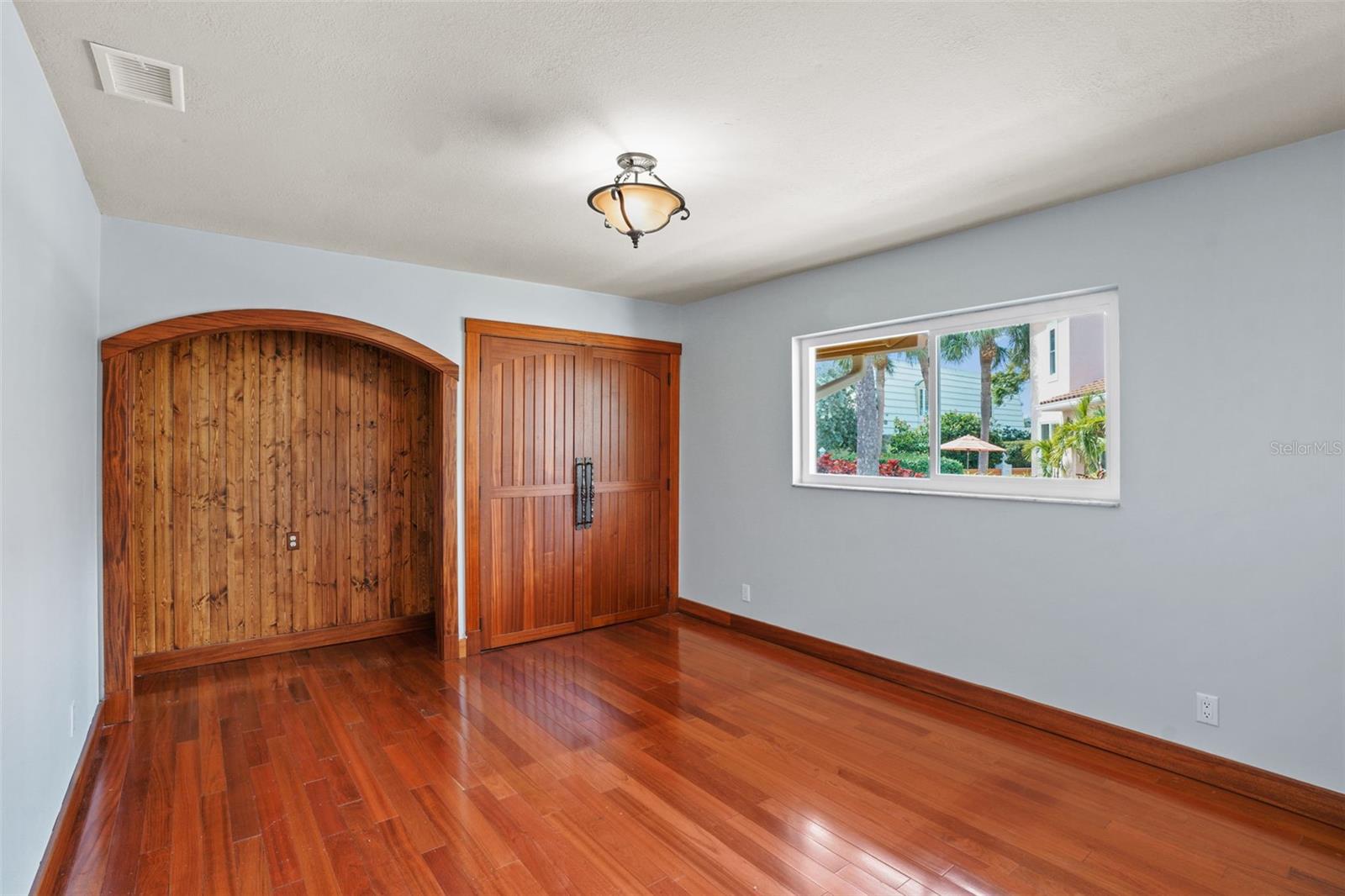 Image 28 of 57 For 4964 60th Avenue S