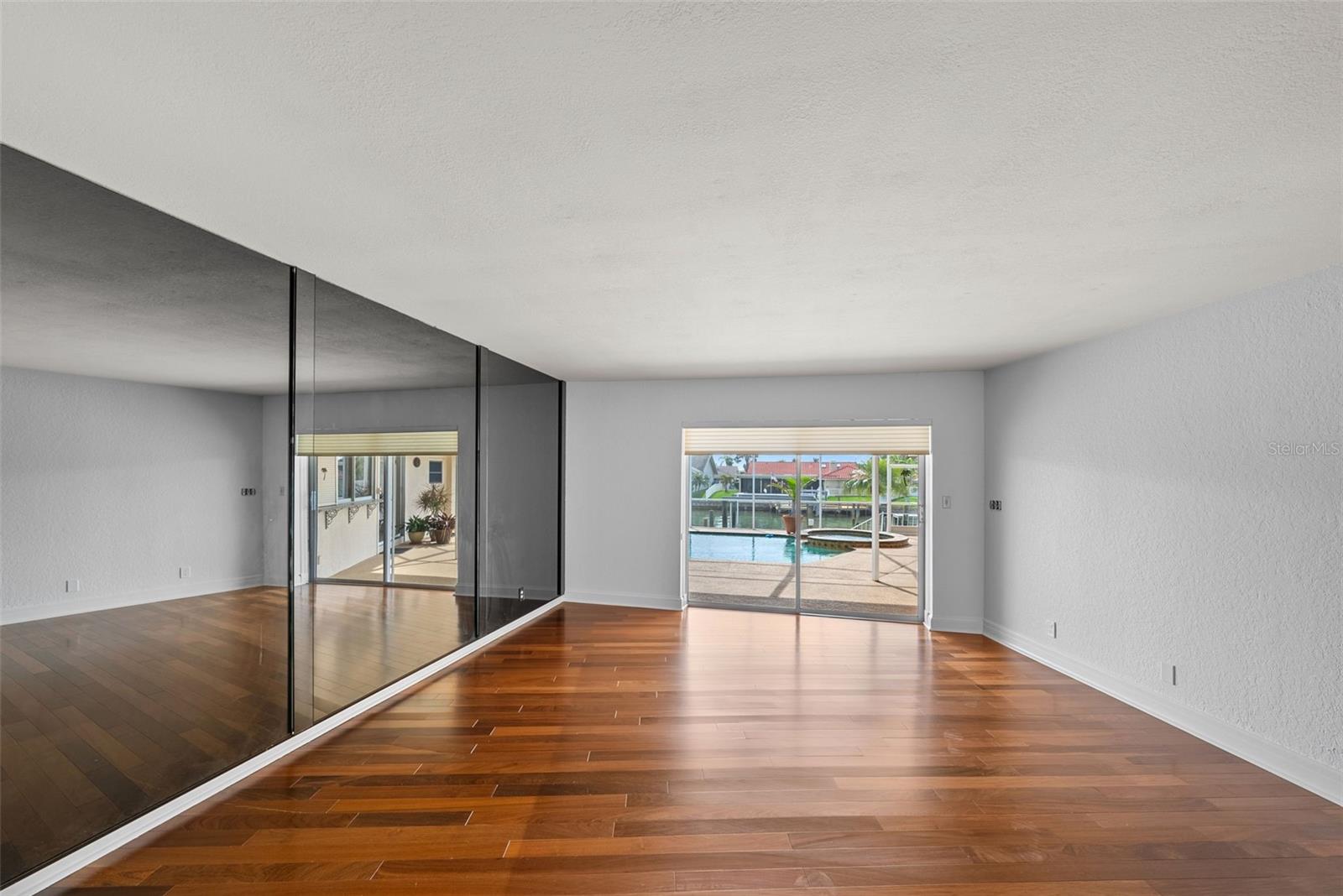 Image 8 of 57 For 4964 60th Avenue S