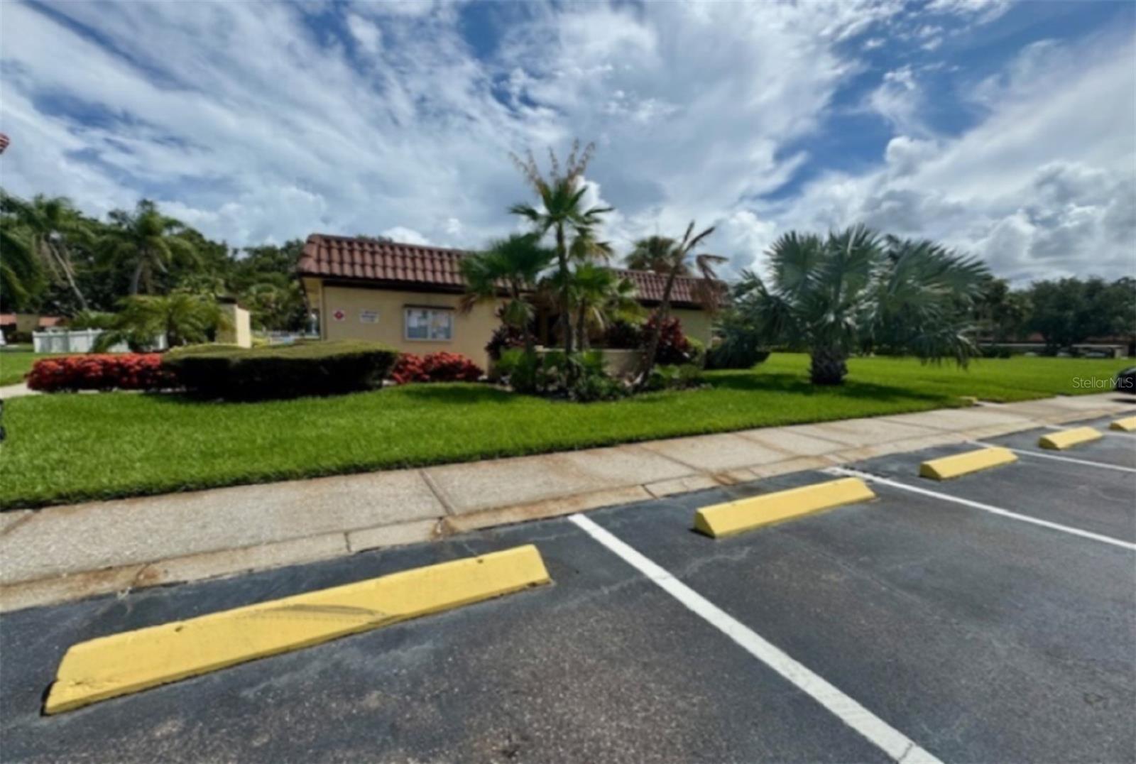 Image 36 of 84 For 1701 Pinehurst Road 24b