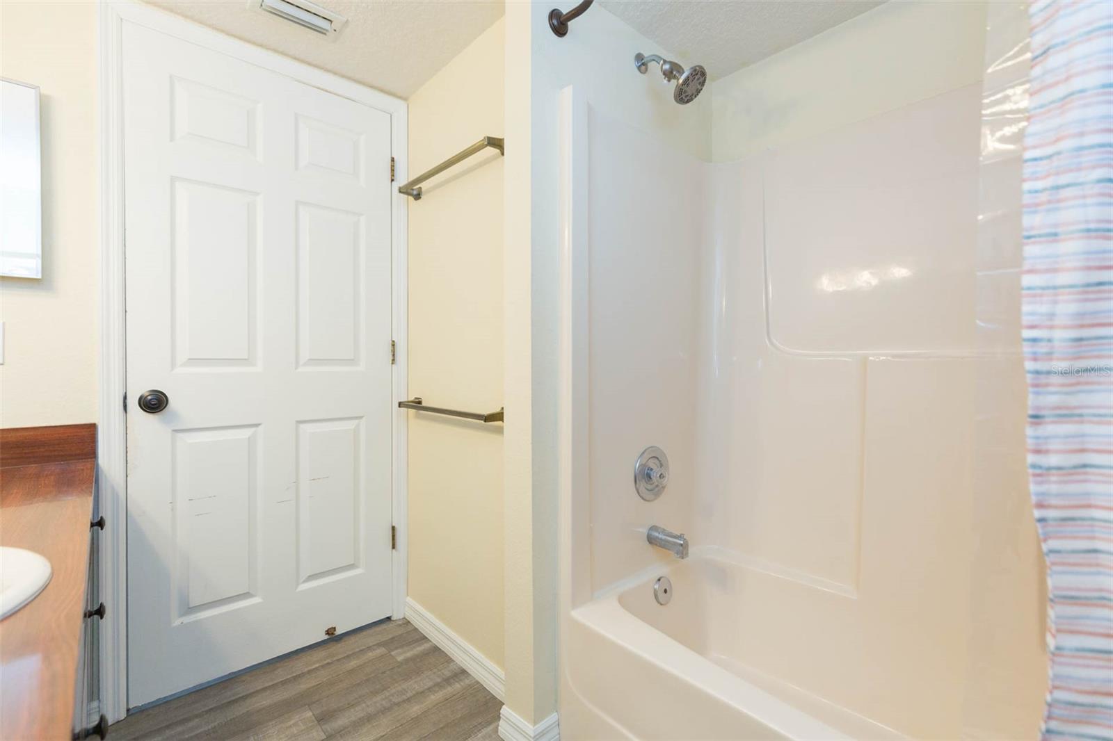 Image 22 of 50 For 4210 Roland Street
