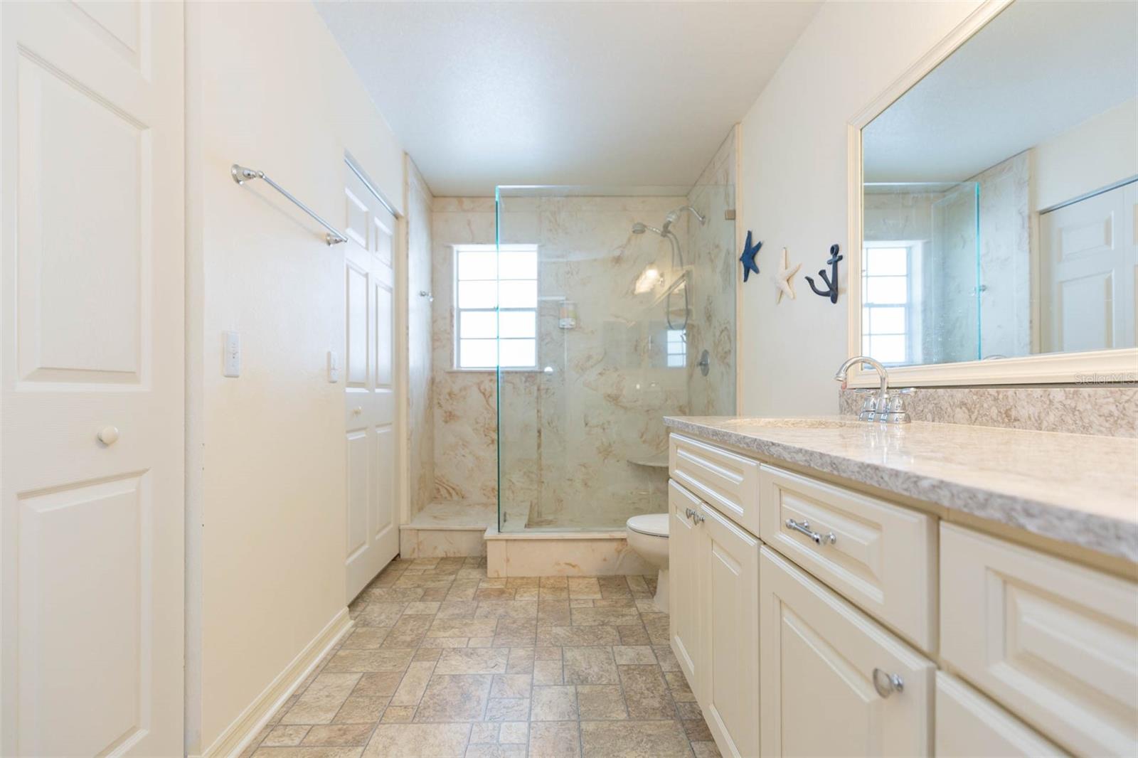 Image 30 of 50 For 4210 Roland Street