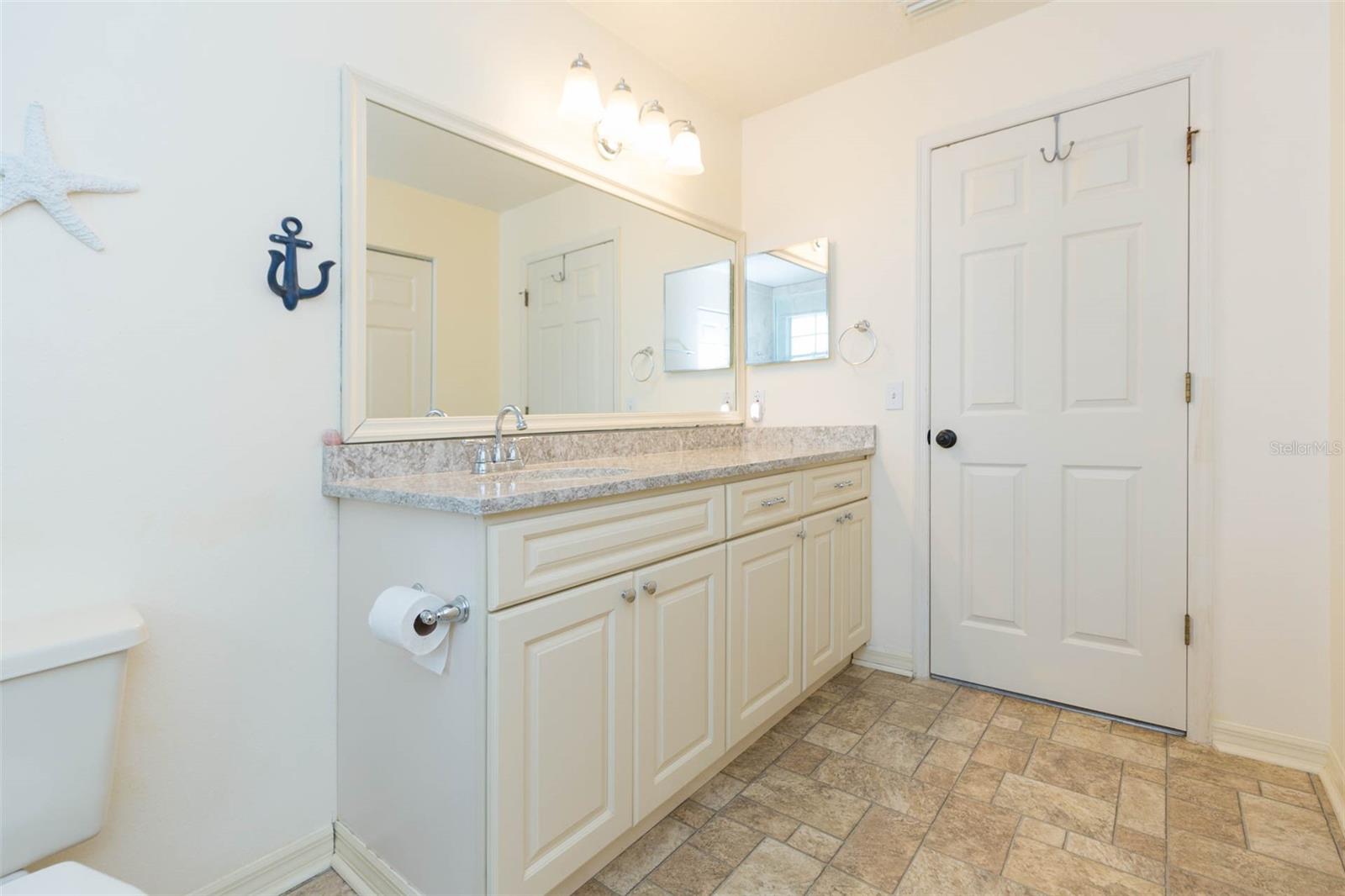 Image 31 of 50 For 4210 Roland Street