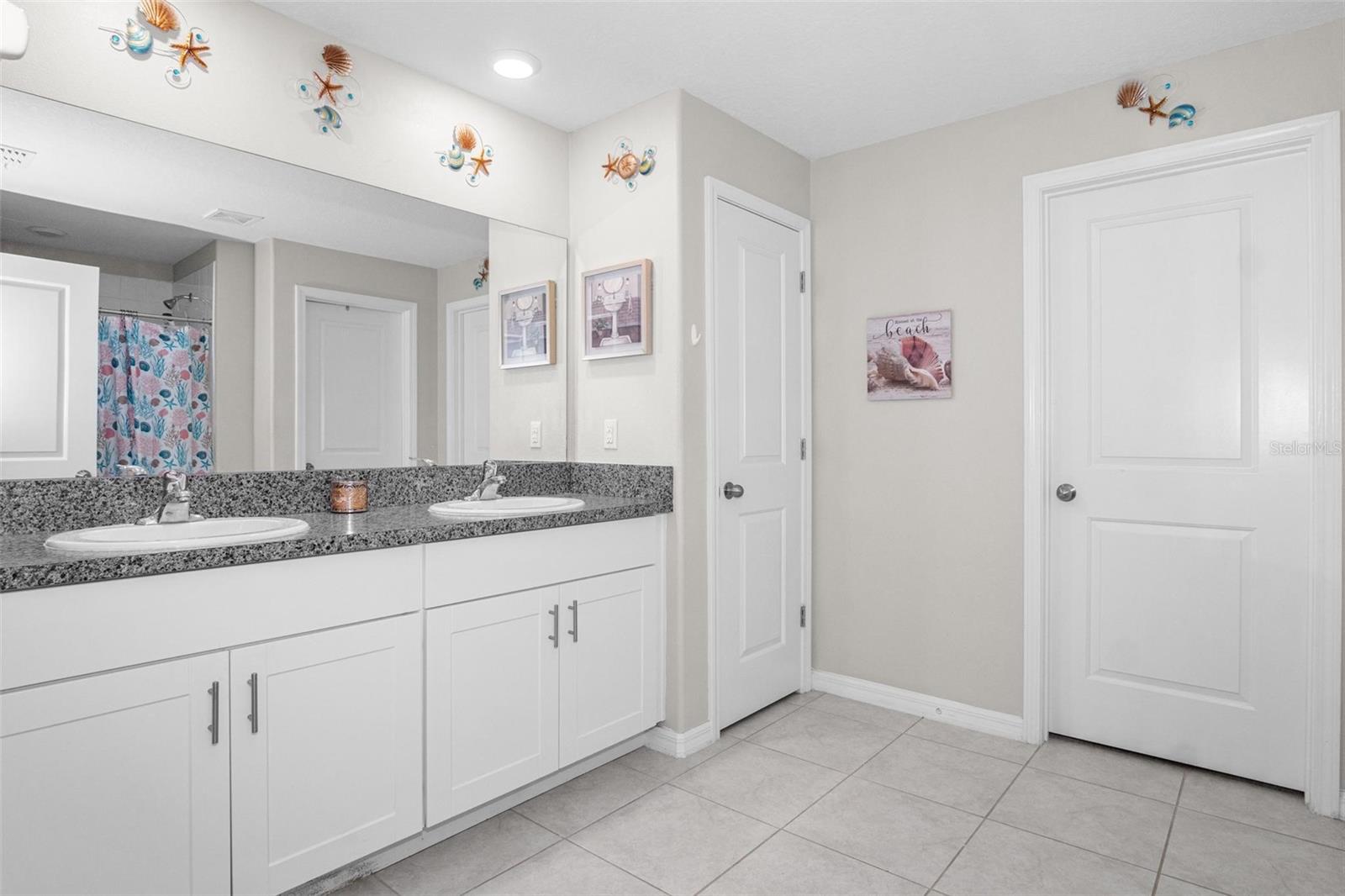 Listing photo id 13 for 11303 Misty Moss Drive