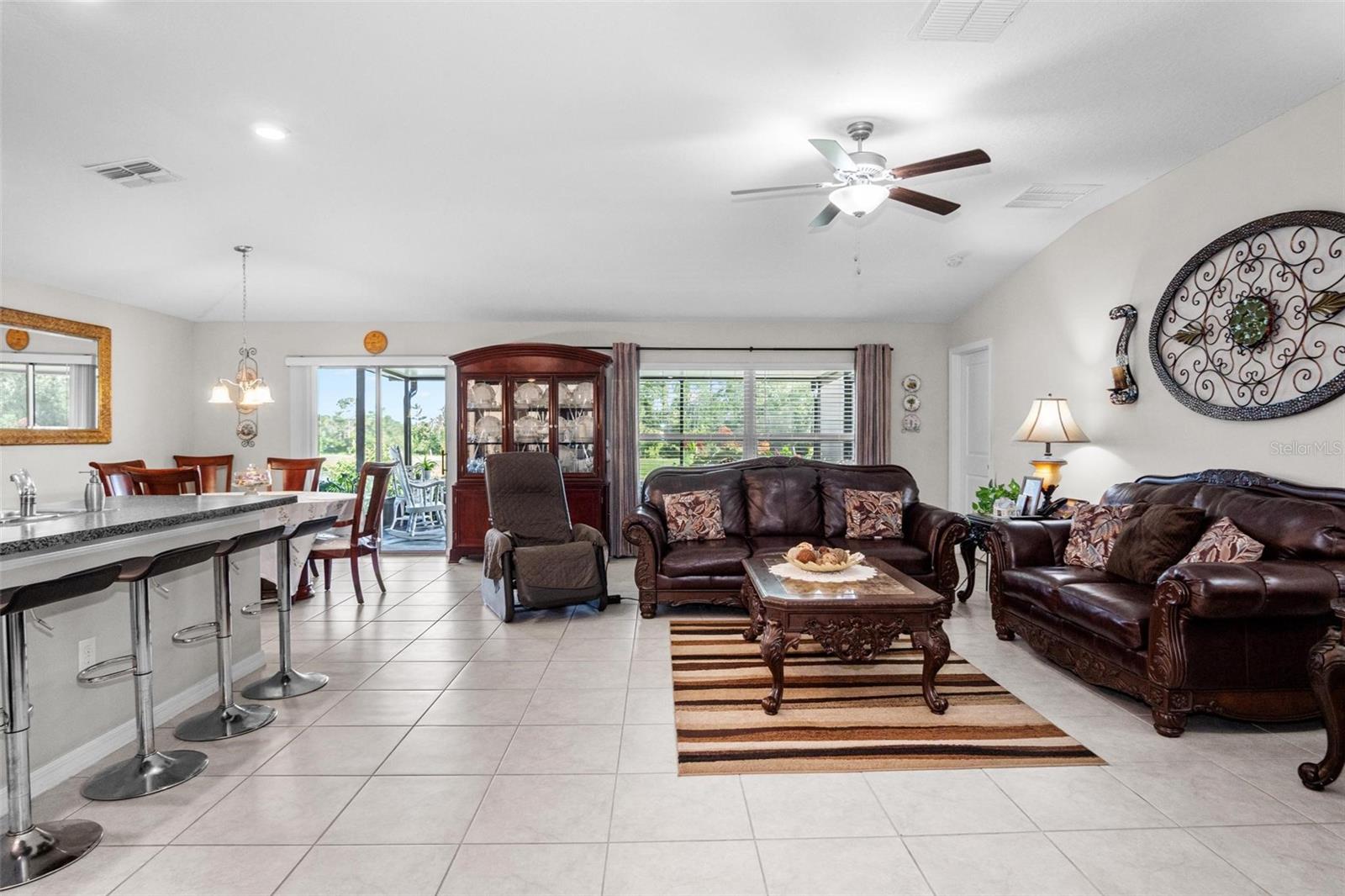 Listing photo id 3 for 11303 Misty Moss Drive