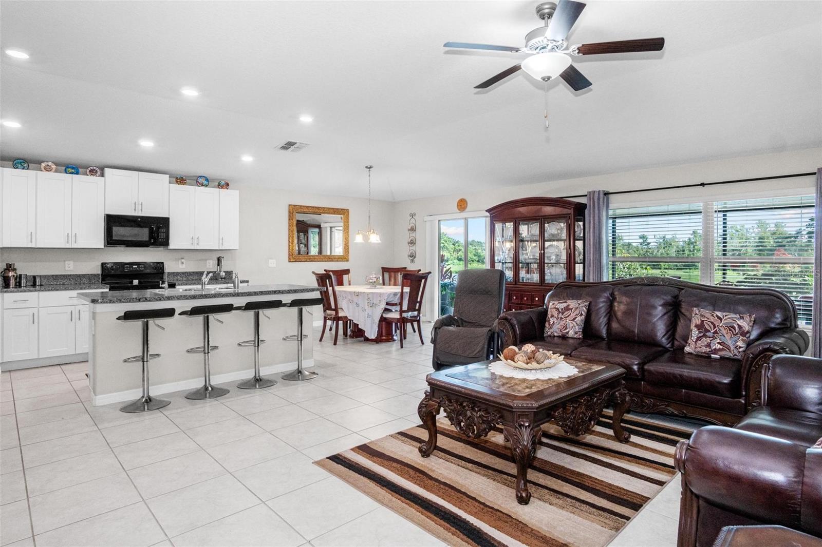 Listing photo id 4 for 11303 Misty Moss Drive