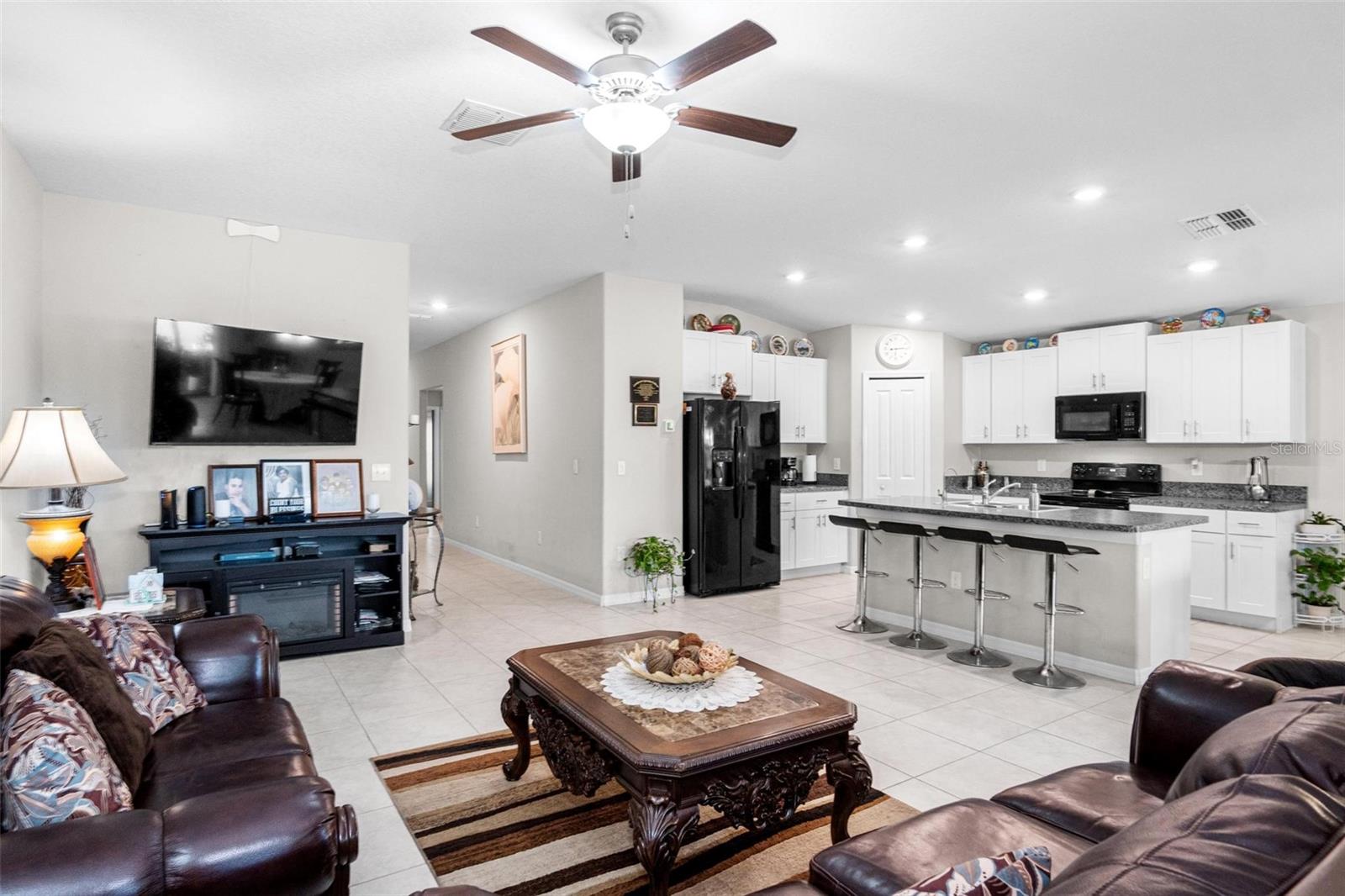Listing photo id 5 for 11303 Misty Moss Drive