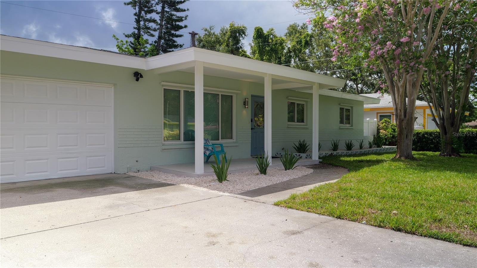 Details for 933 64th Avenue S, ST PETERSBURG, FL 33705
