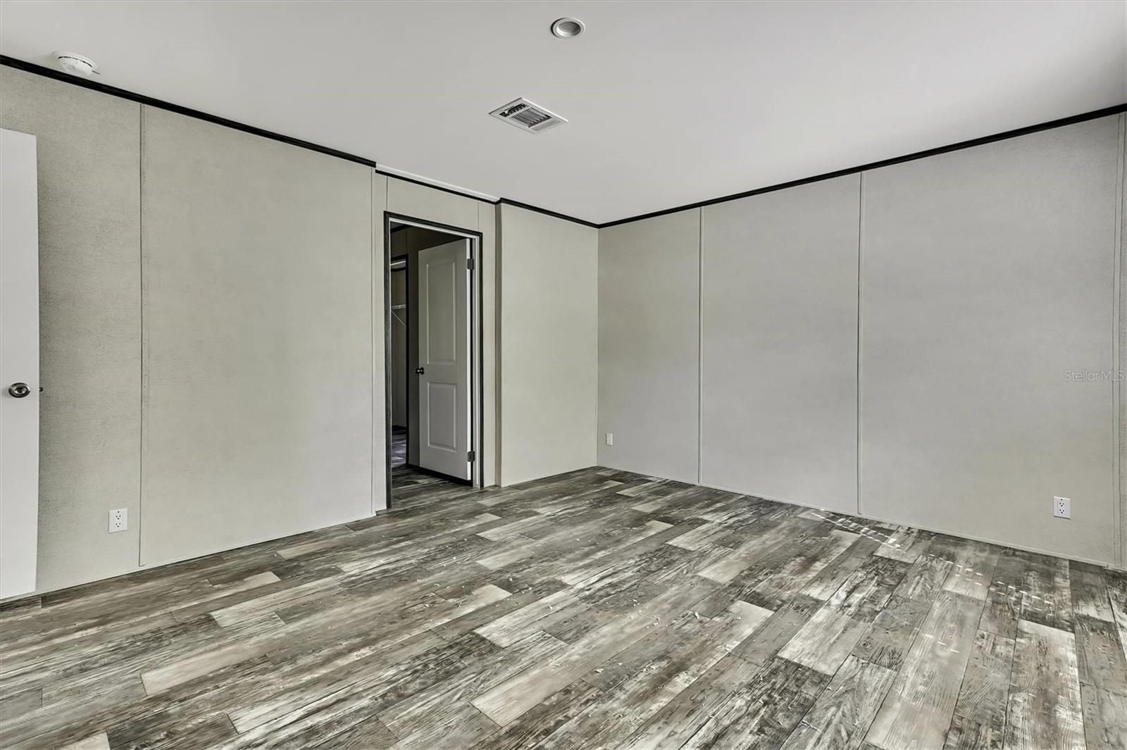 Image 16 of 30 For 3246 Lee Way