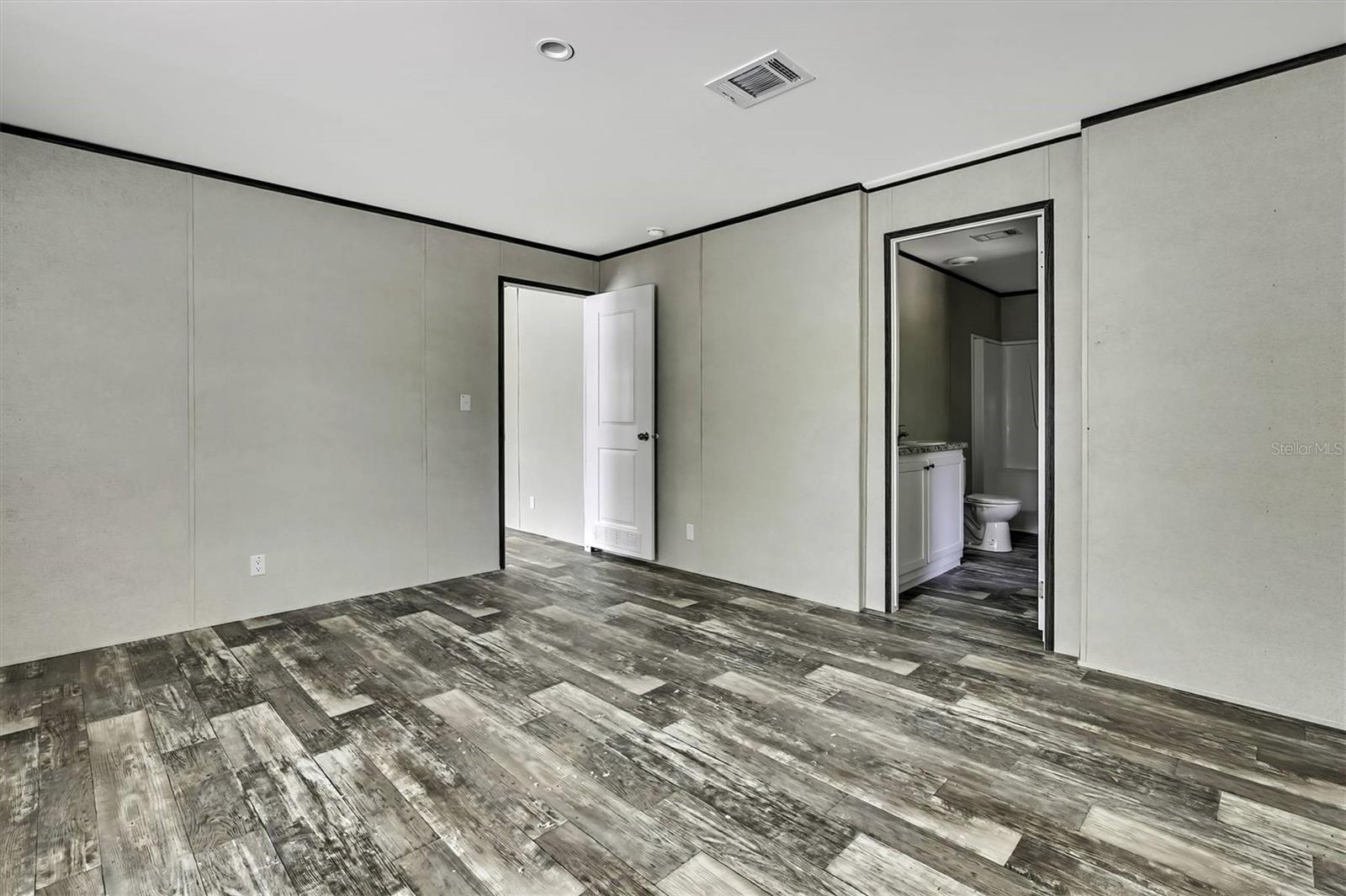 Image 17 of 30 For 3246 Lee Way