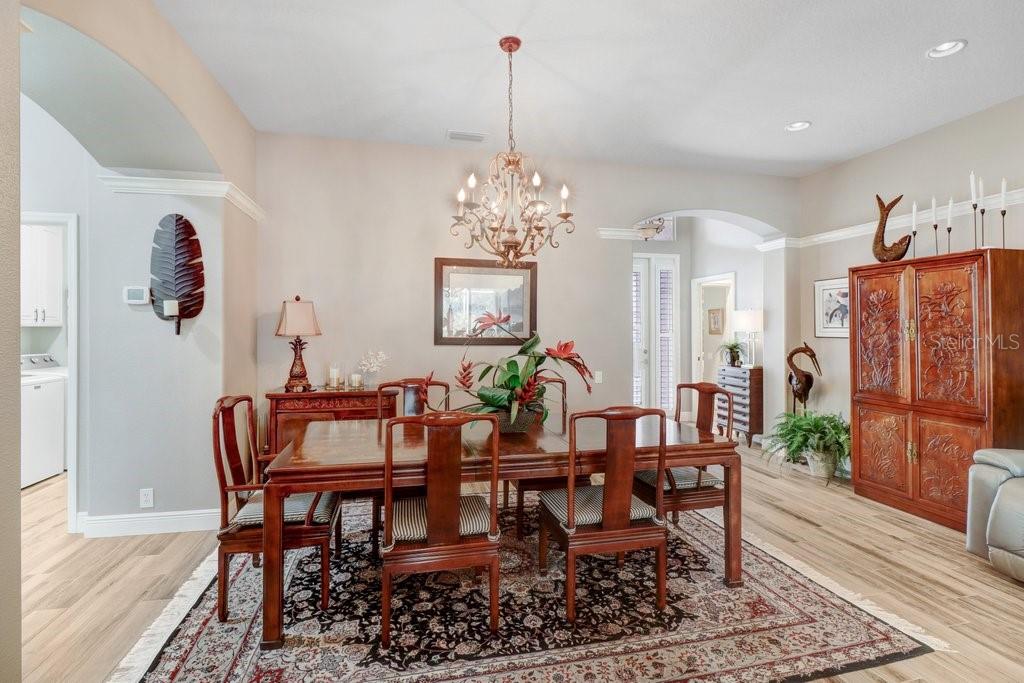Listing photo id 8 for 10408 Edgefield Place