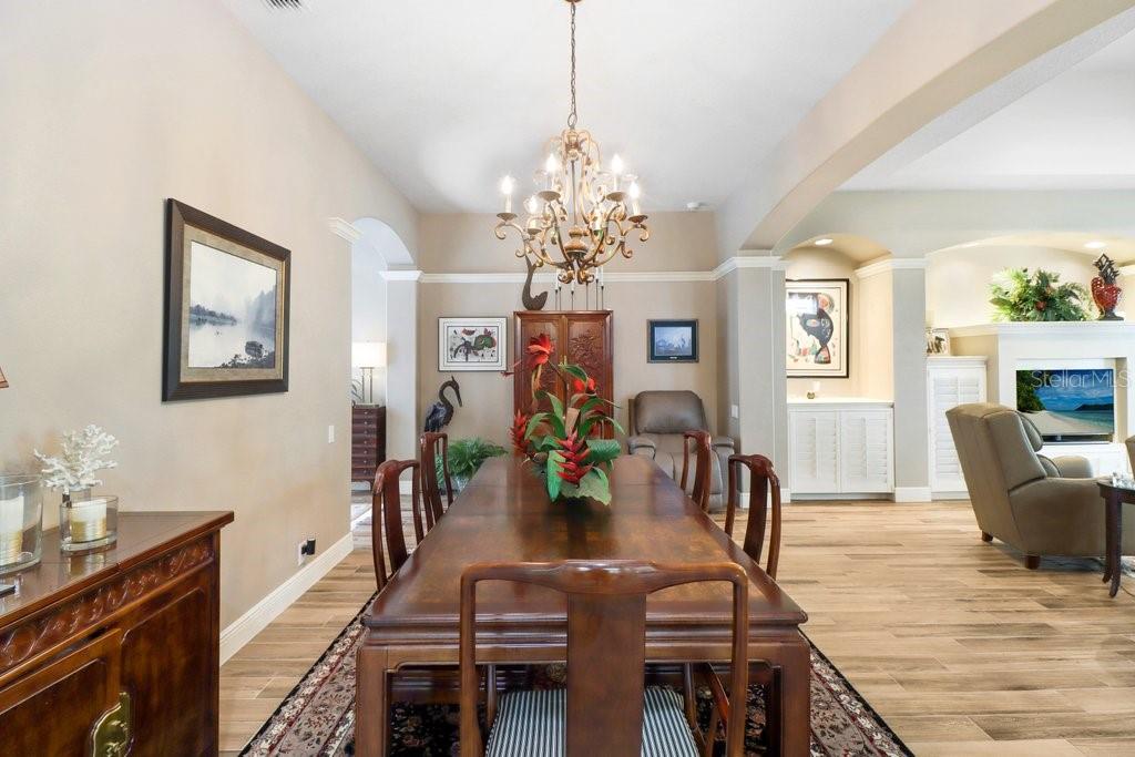 Listing photo id 9 for 10408 Edgefield Place