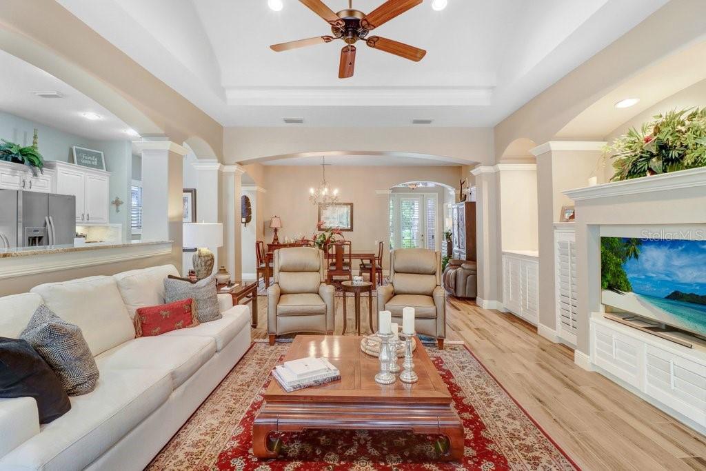 Listing photo id 15 for 10408 Edgefield Place