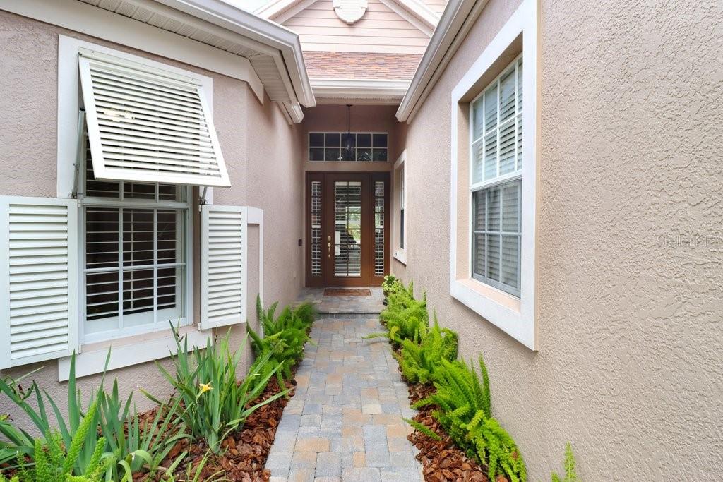 Listing photo id 0 for 10408 Edgefield Place
