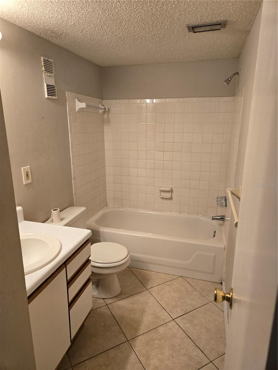 Image 18 of 25 For 7511 Pitch Pine Circle Apt D