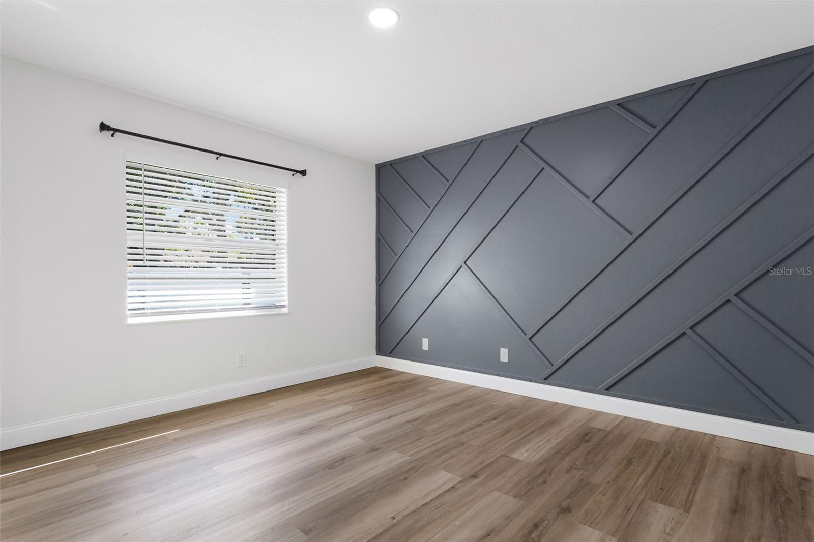 Image 17 of 25 For 4420 Carmen Street