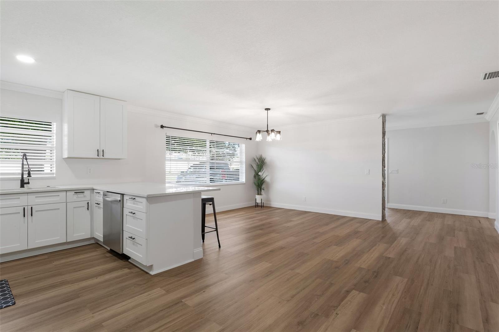 Image 9 of 25 For 4420 Carmen Street