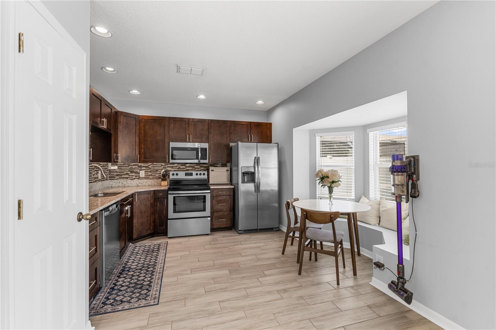 Image 15 of 75 For 24934 Oakhaven Court