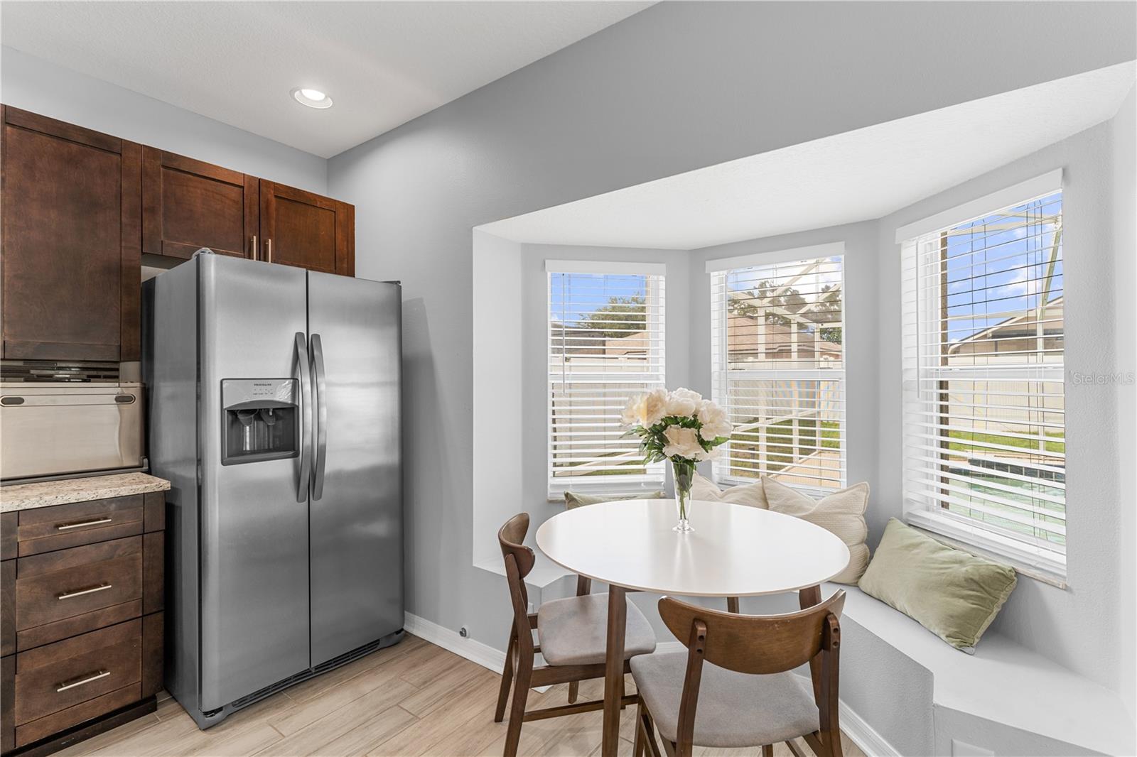 Image 18 of 75 For 24934 Oakhaven Court
