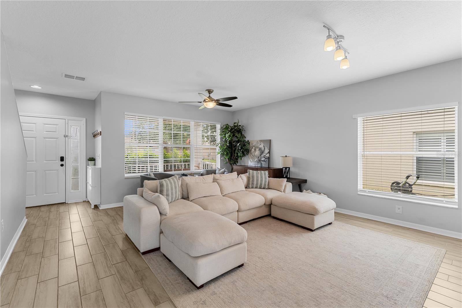 Image 2 of 75 For 24934 Oakhaven Court