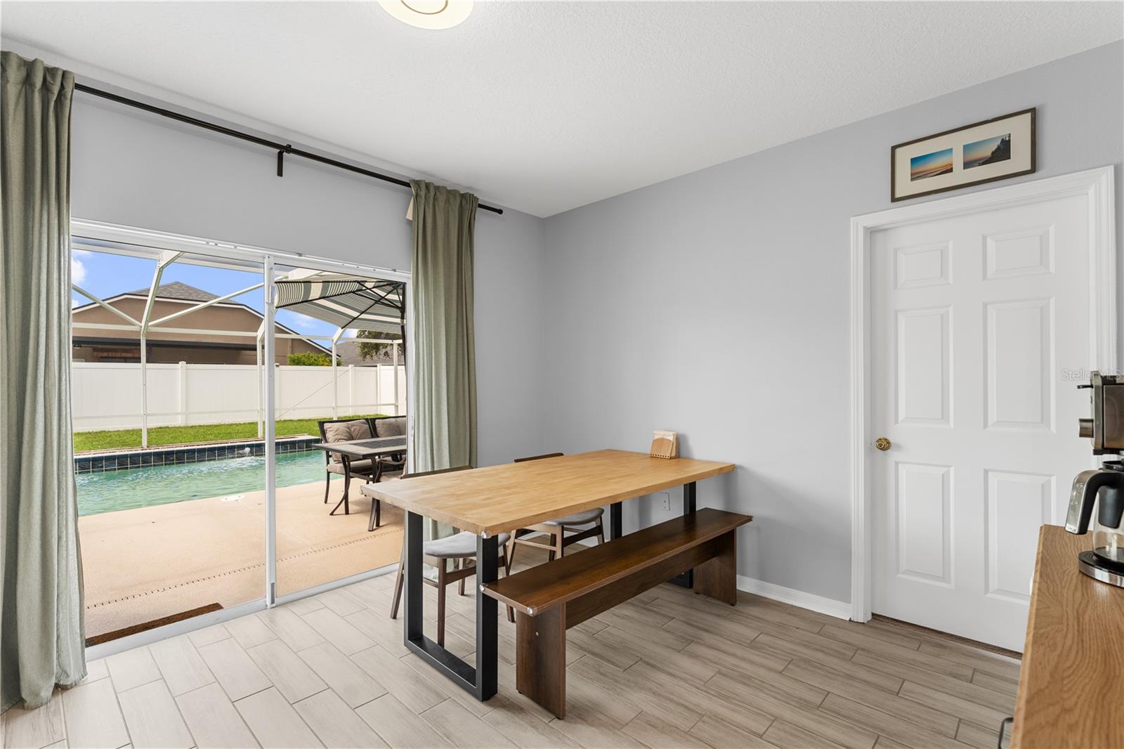 Image 22 of 75 For 24934 Oakhaven Court