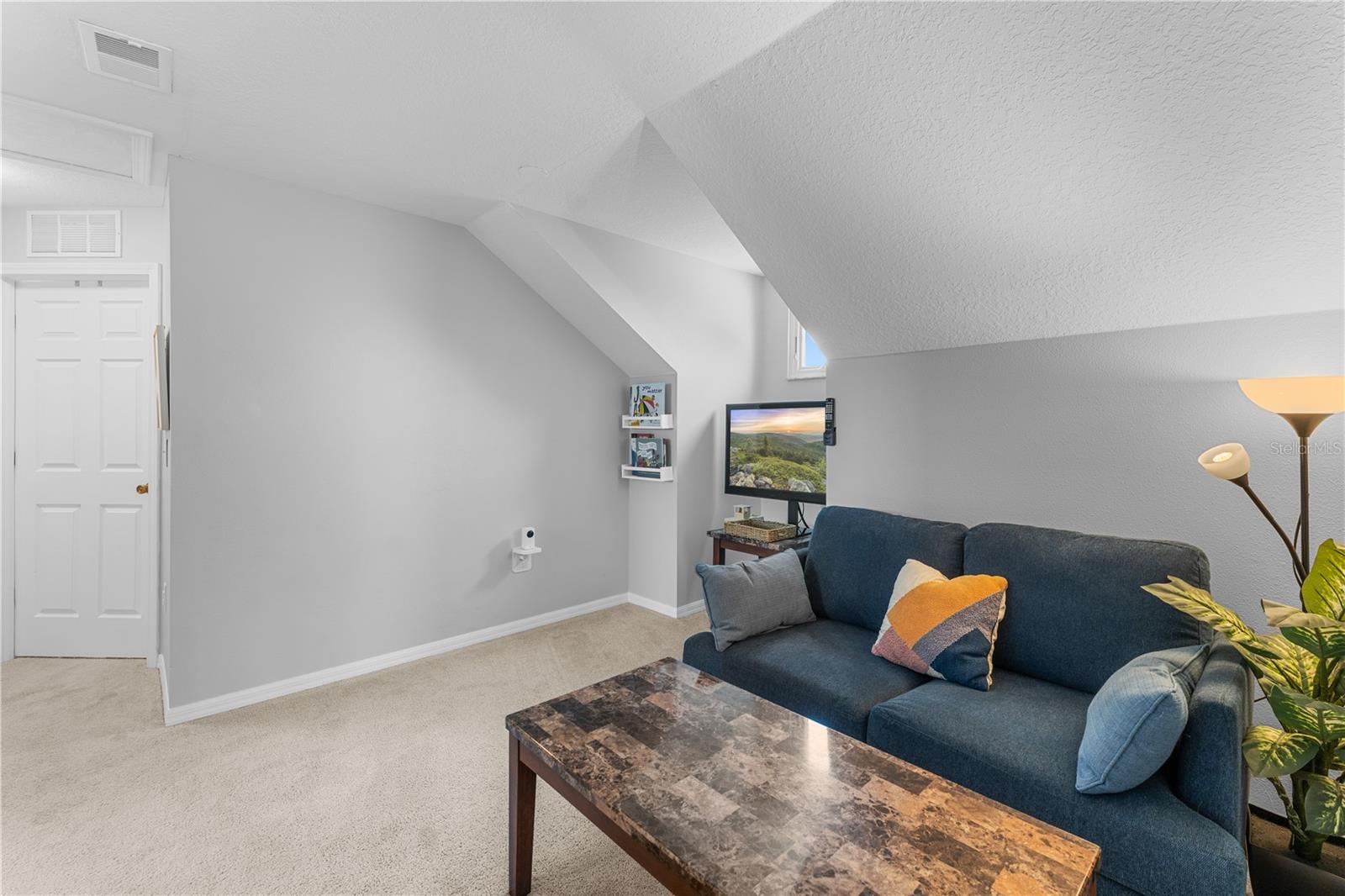 Image 30 of 75 For 24934 Oakhaven Court