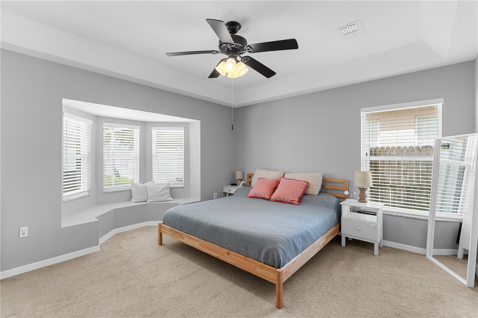 Image 4 of 75 For 24934 Oakhaven Court
